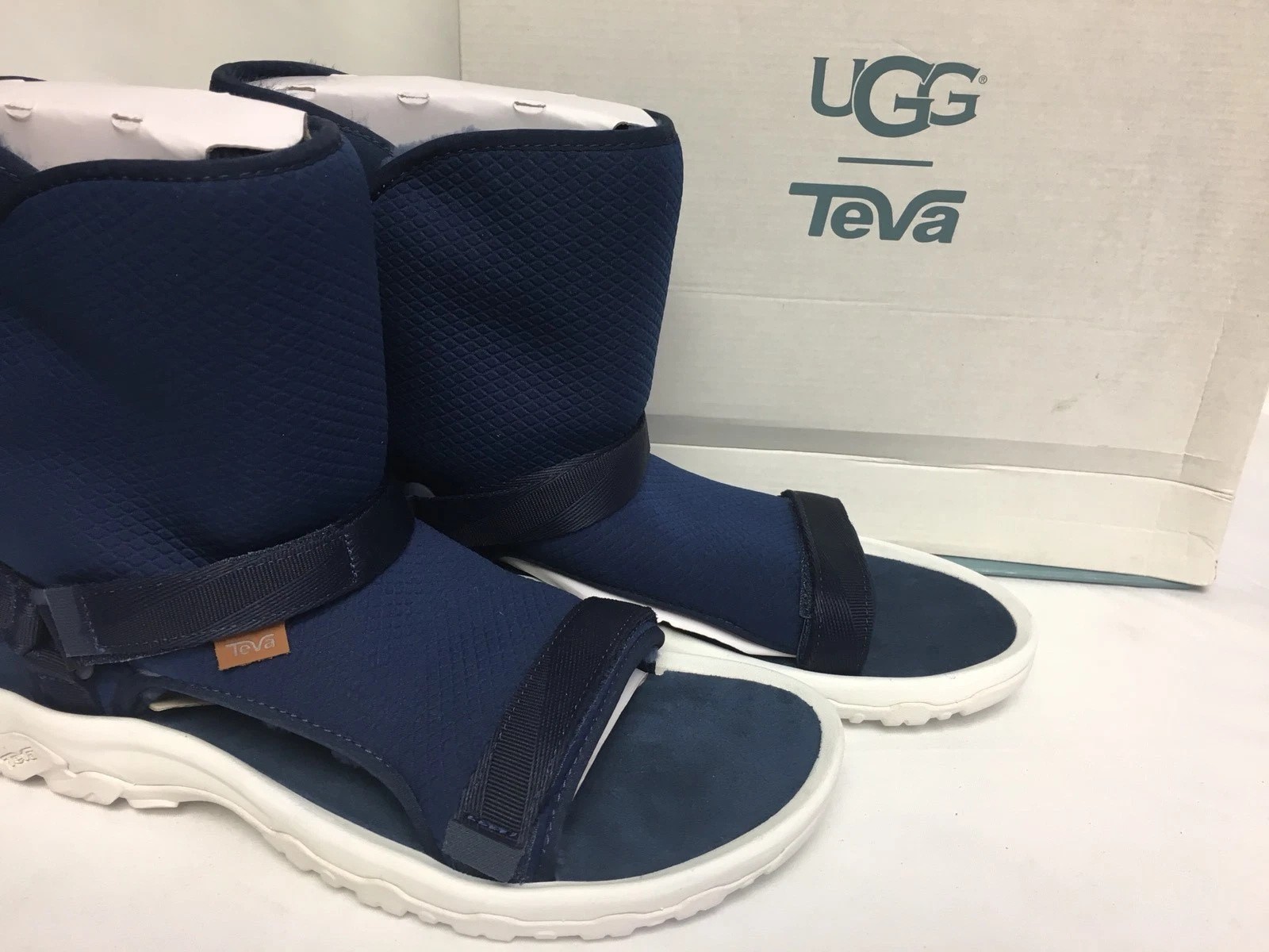 UGG/TEVA COLLAB Black Iris SHEEPSKIN SPORTY HYBRID BOOT SANDAL 1018220U SZ M4/W6