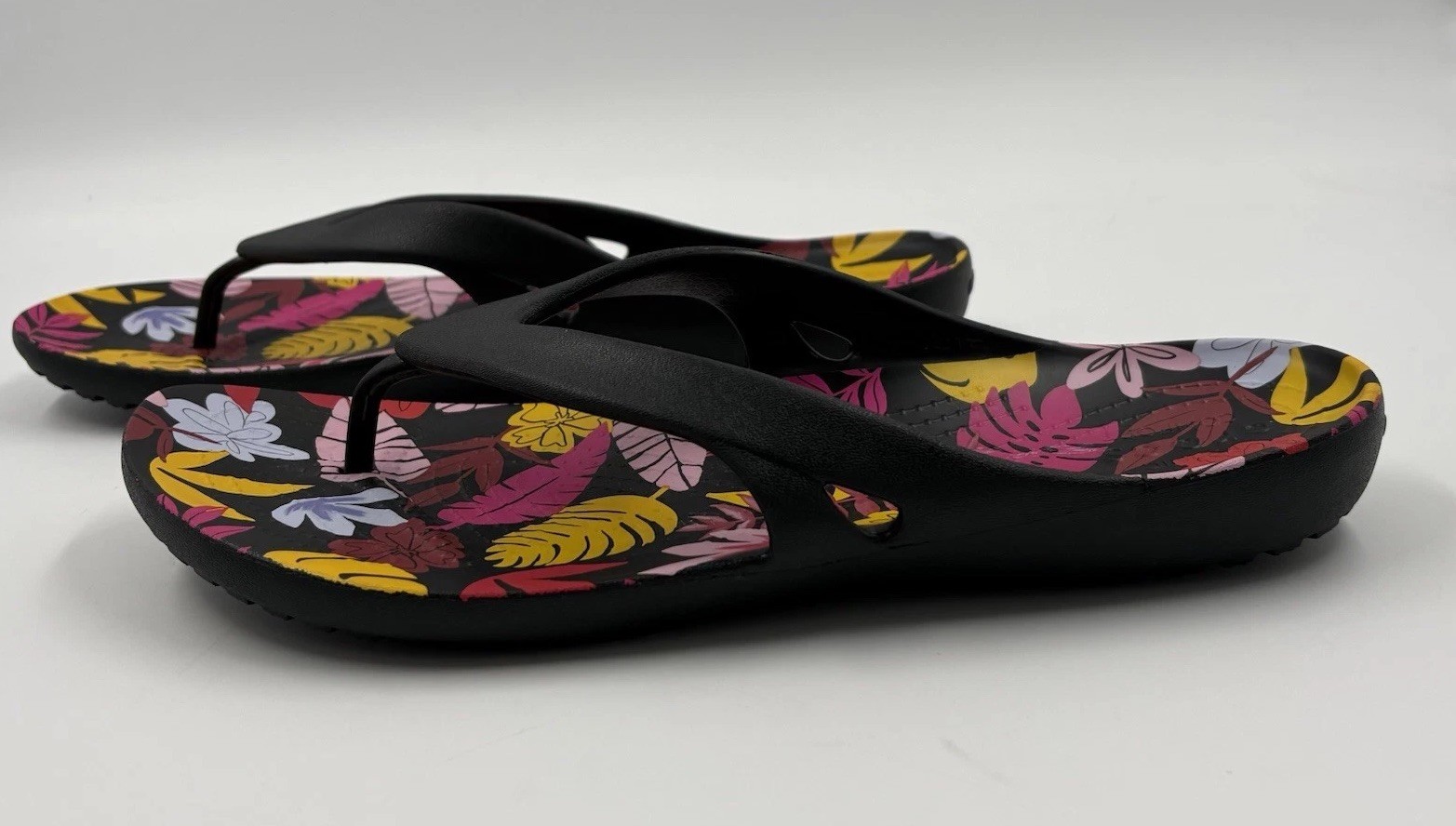 Crocs Kadee II Tropical Floral Flip Flop Beach/Pool Sandal Sz 11 Never Worn