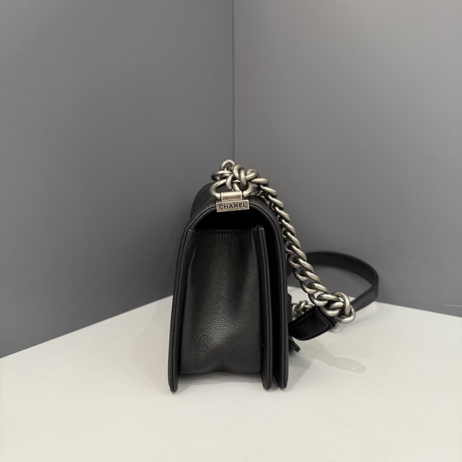 Chanel Medium Boy Flap Black Grained Calfskin (yg041726d0)