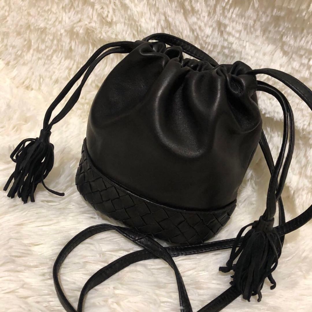 Rare and Bottega Veneta Leather Drawstring Shoulder Bag Black