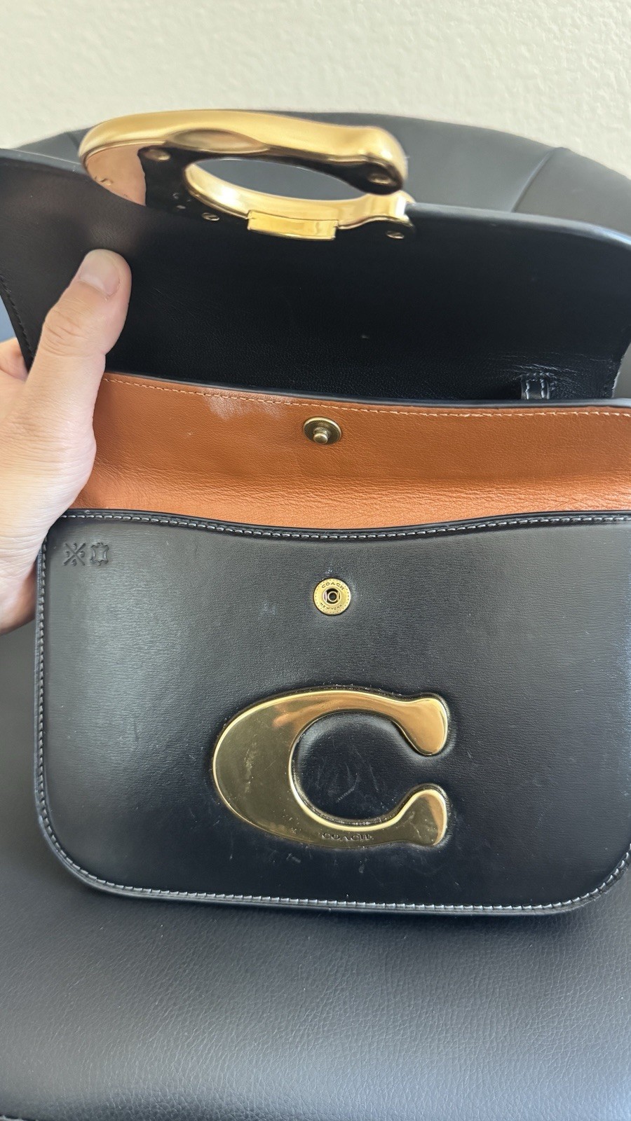 Coach Black Crossbody Bag Gold Hardware C Logo Snap Closure Detachable Strap