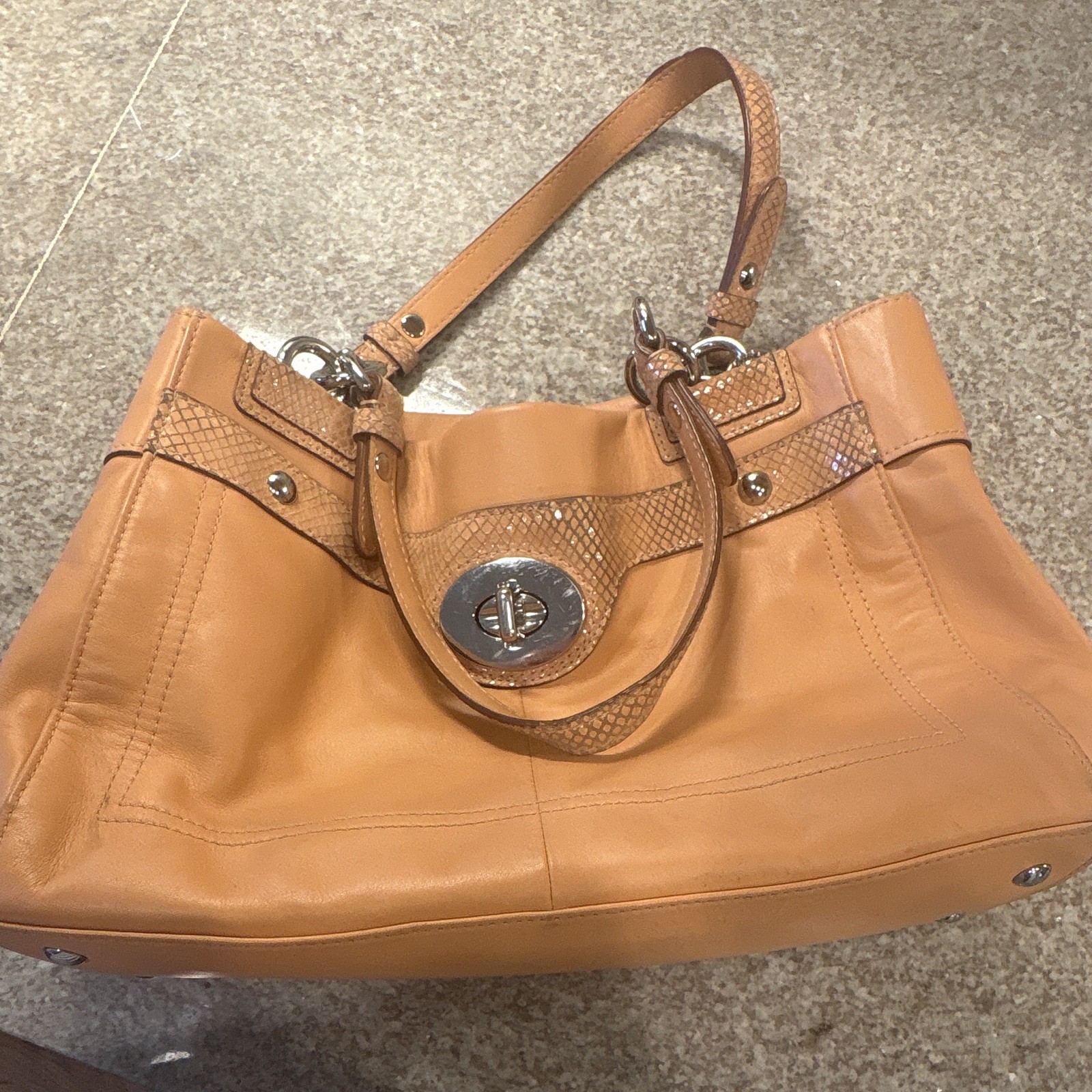 Coach Peach Handbag Turn Lock Zip Silver Hardware Lined Inner/Outer Pockets