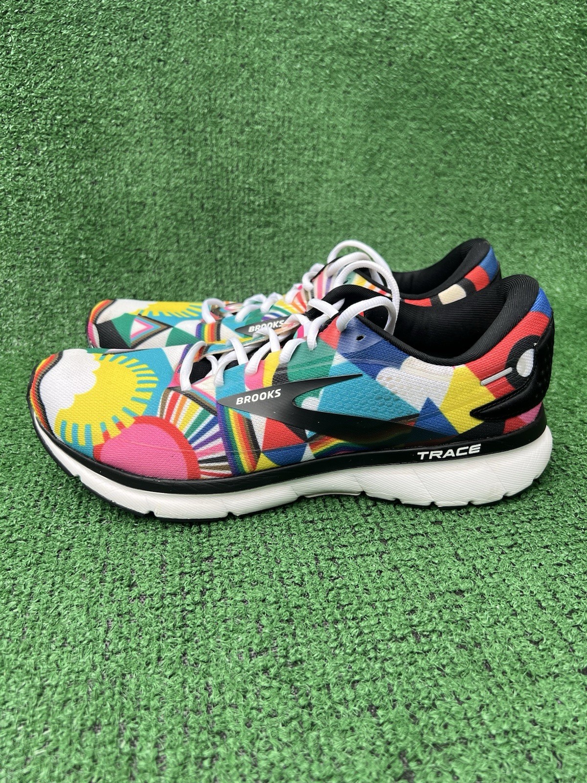 Brooks Trace 2 Shoes Lisa Congdon Running Pride Gym Sneakers Men’s Size 11.5D