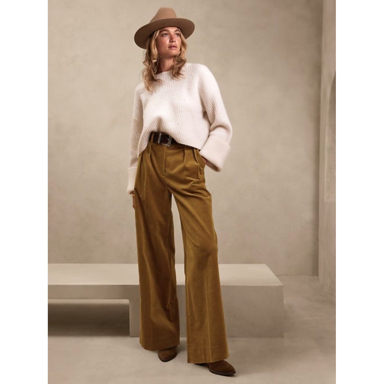 BANANA REPUBLIC Rivoli Wide Leg Corduroy Pants in Vicuna Brown SZ 0P