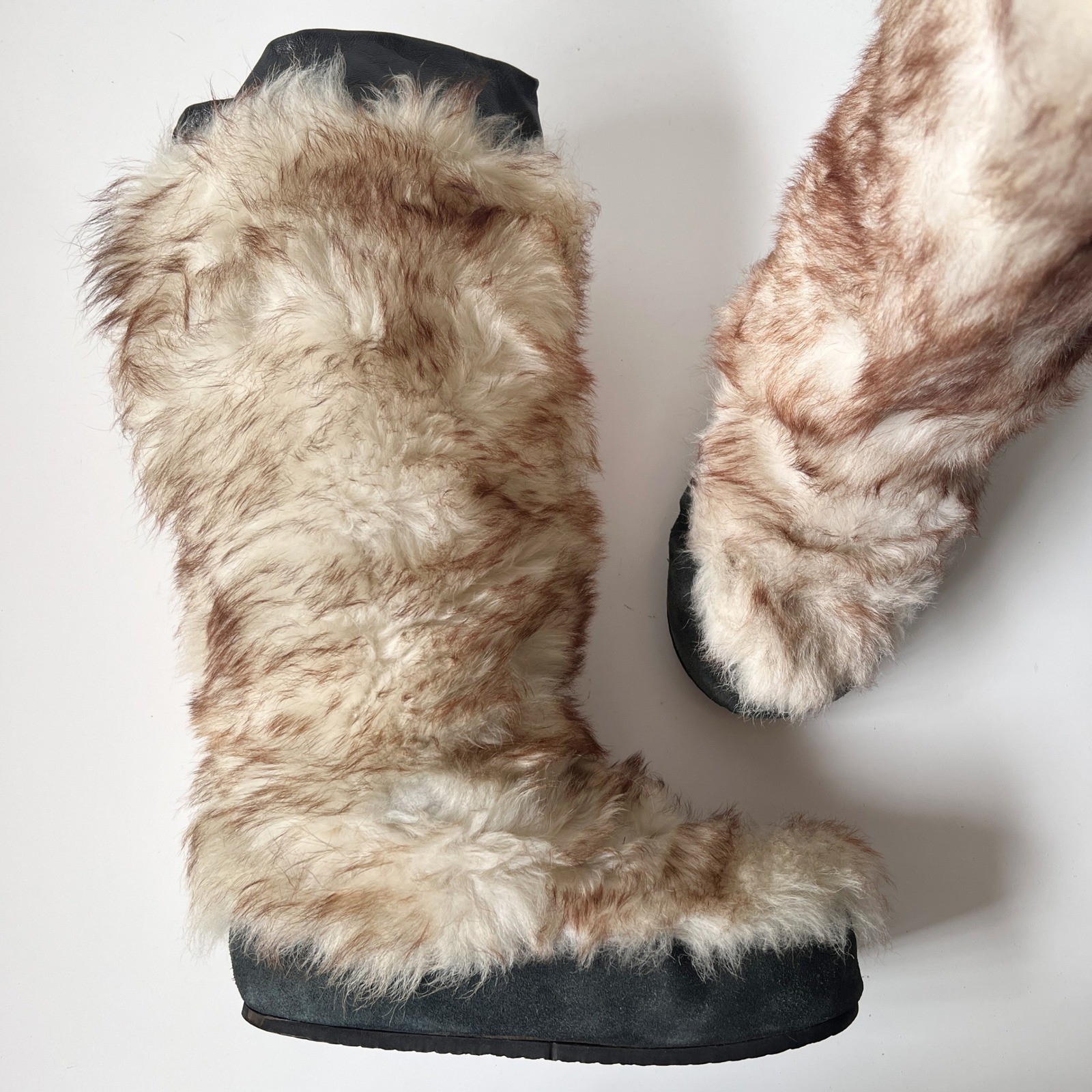Vintage Fur Mukluk Boots Size 8.5-9 Suede Cream Shaggy Yeti Winter Snow Bunny
