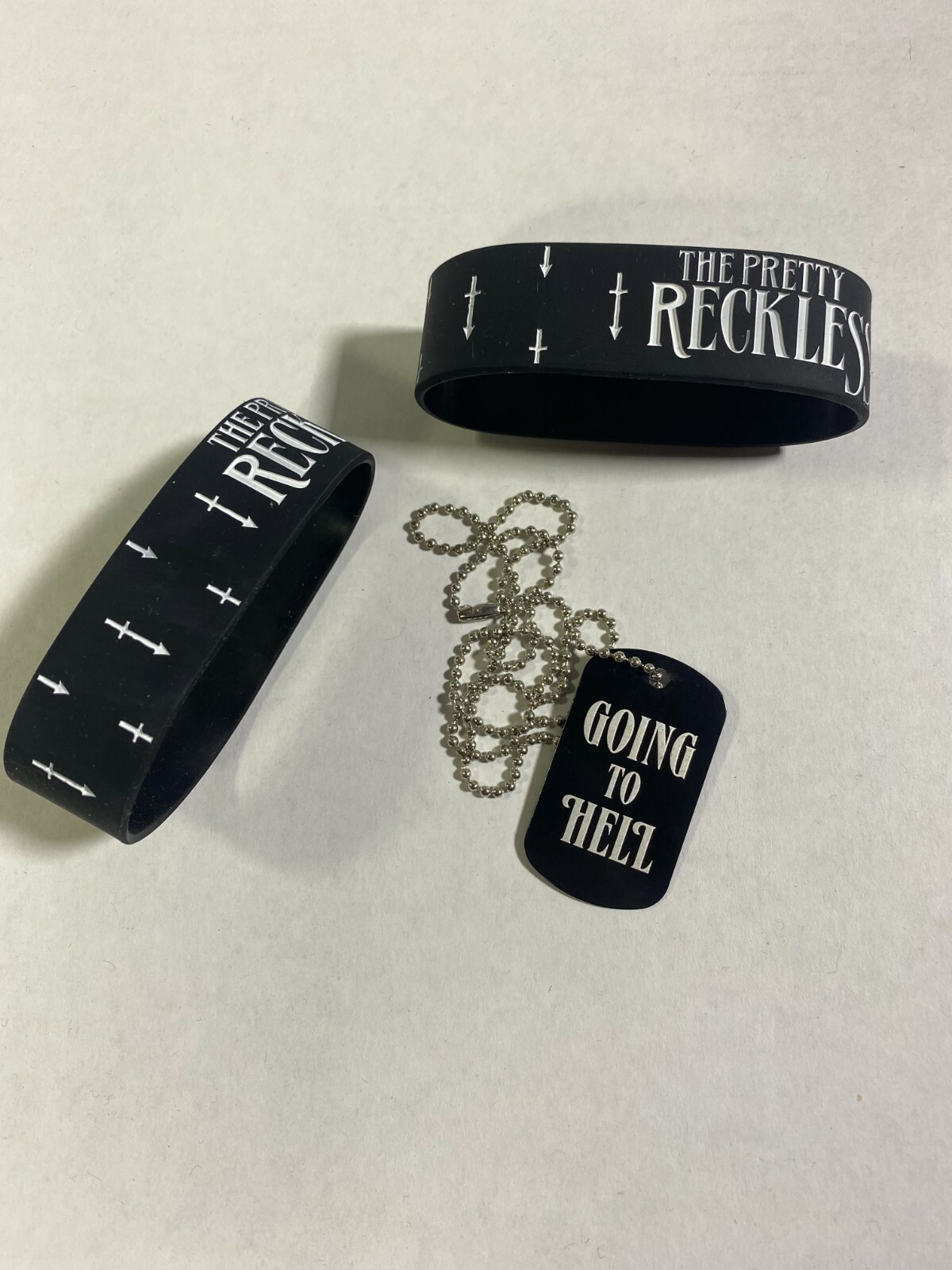 The Pretty Reckless 1 METAL TAG & 2 SILICONE RUBBER WRISTBAND BRACELET