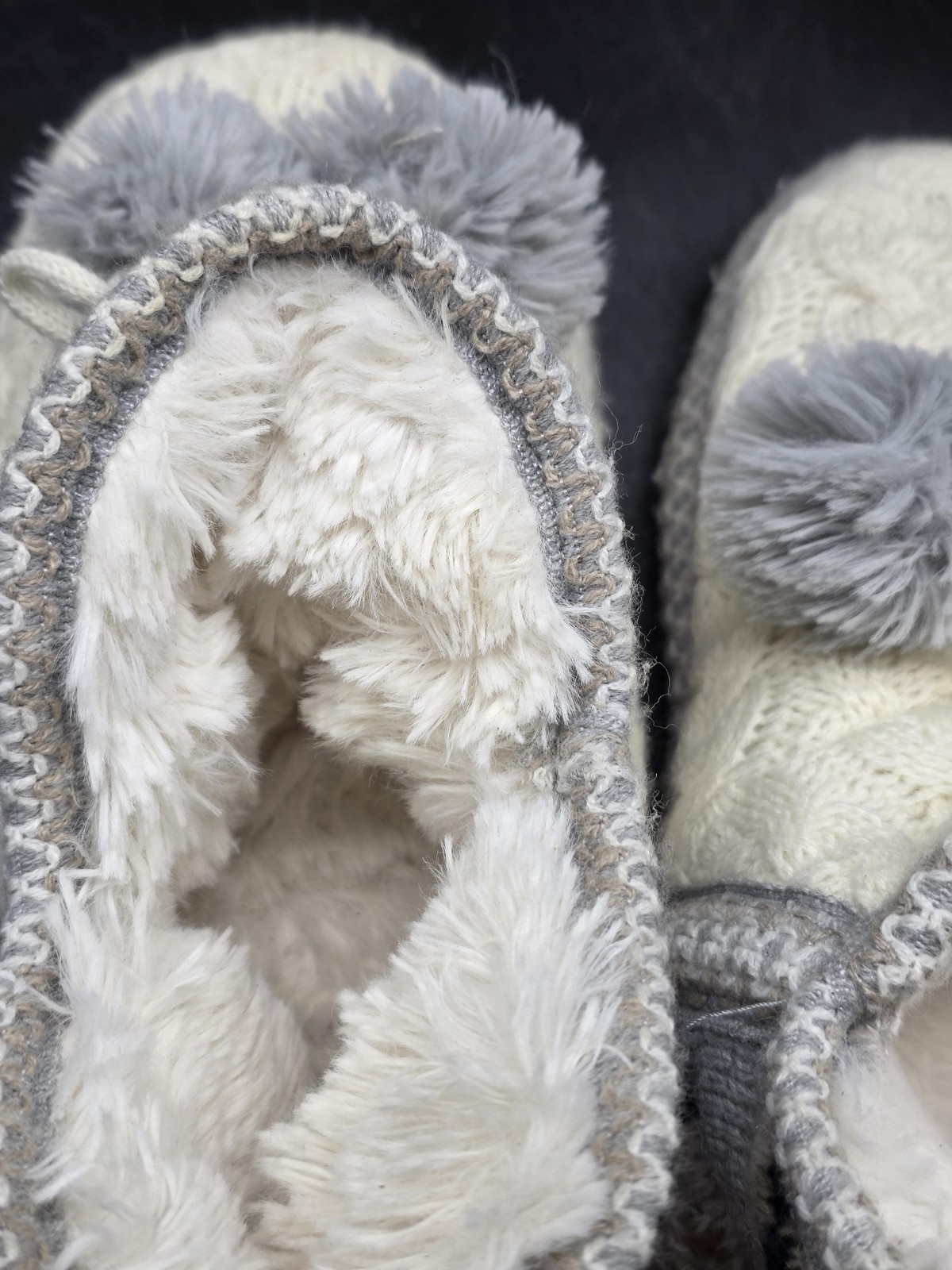 Mukluks Slipper Boots Womens Size 5.5 White Knit Fair Isle Pom Pom House Indoor