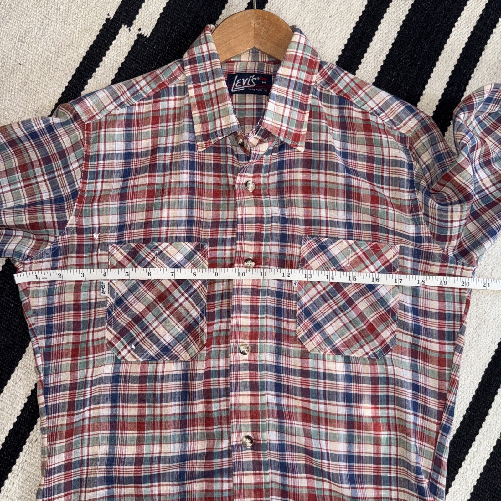 Vintage Men’s Levi’s Plaid Buttondown Shirt Lightweight 70s Size Medium