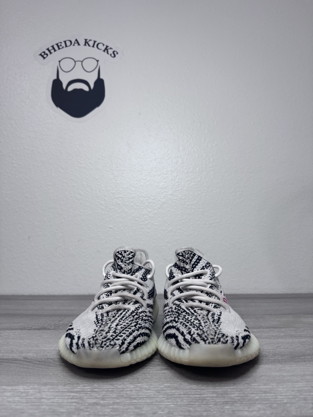 Size 8 – Adidas Yeezy Boost 350 V2 “Zebra” Men’s CP9654 Preowned Sneaker