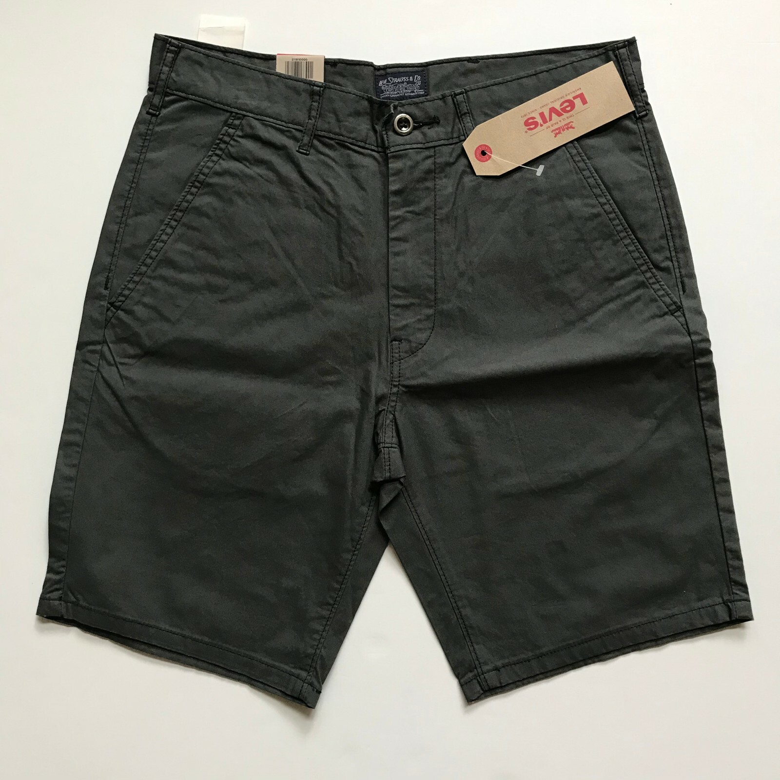 NWT Levis Men’s Classic Solid Cotton Flex Straight Chino Shorts Falls above knee