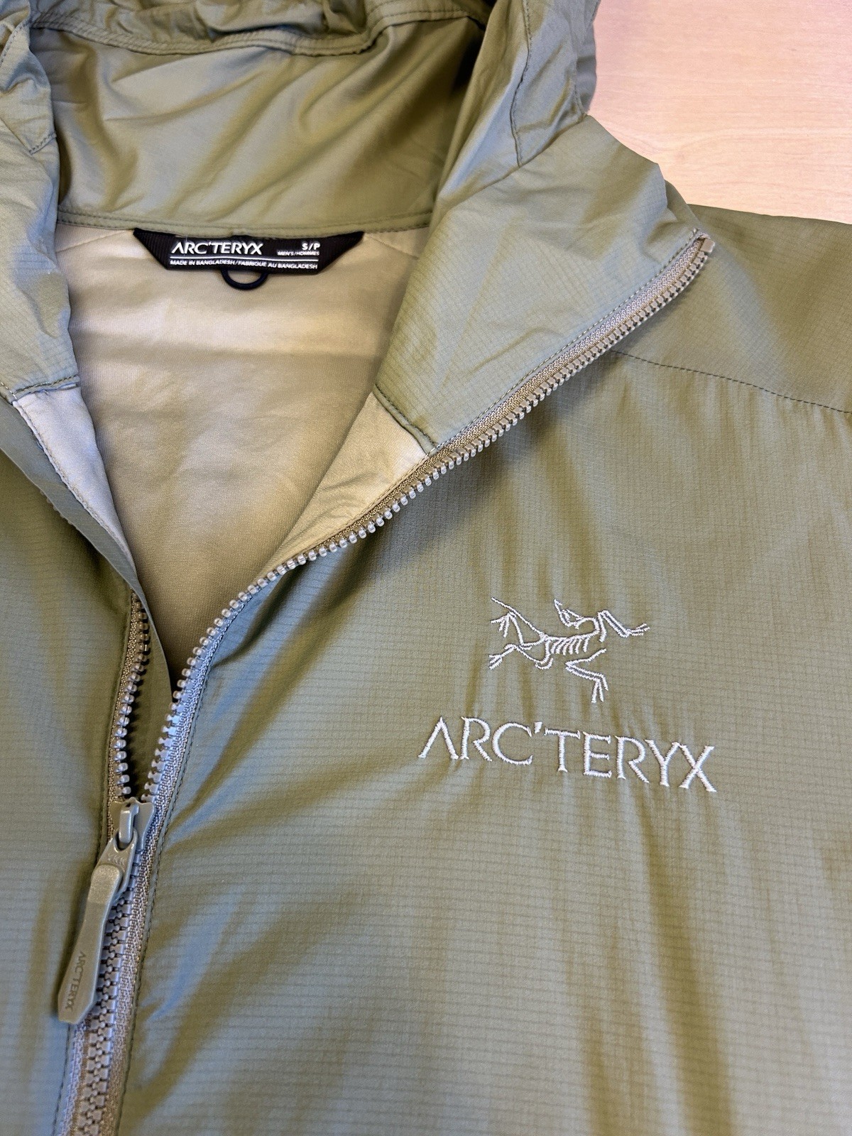 Arc’teryx Atom SL Hoody Jacket Olive Pale Green Men’s Size Small Mint Condition