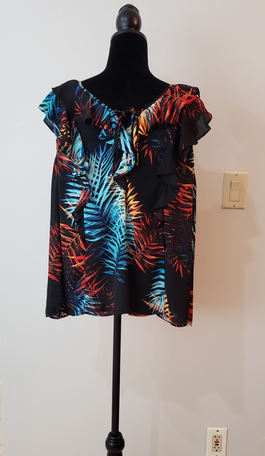 Worthington Top Size XL Black Palm Multi-color Tropical Print Women