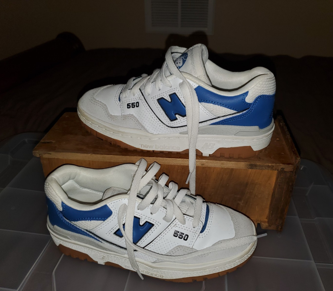 New Balance 550 White/Blue Colorblock Low Top Lace-Up Sneakers GSB550SA