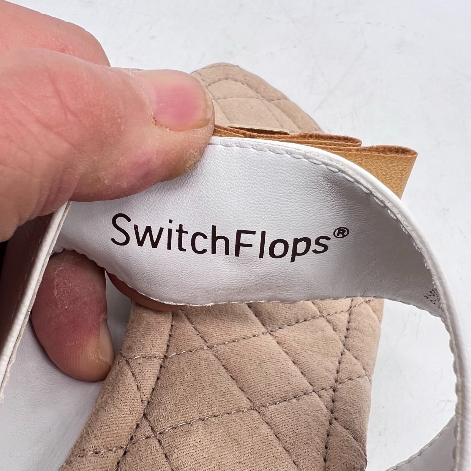 Switch Flops Womens Vivian Open Toe Casual Slide Sandals White Gold 9 M