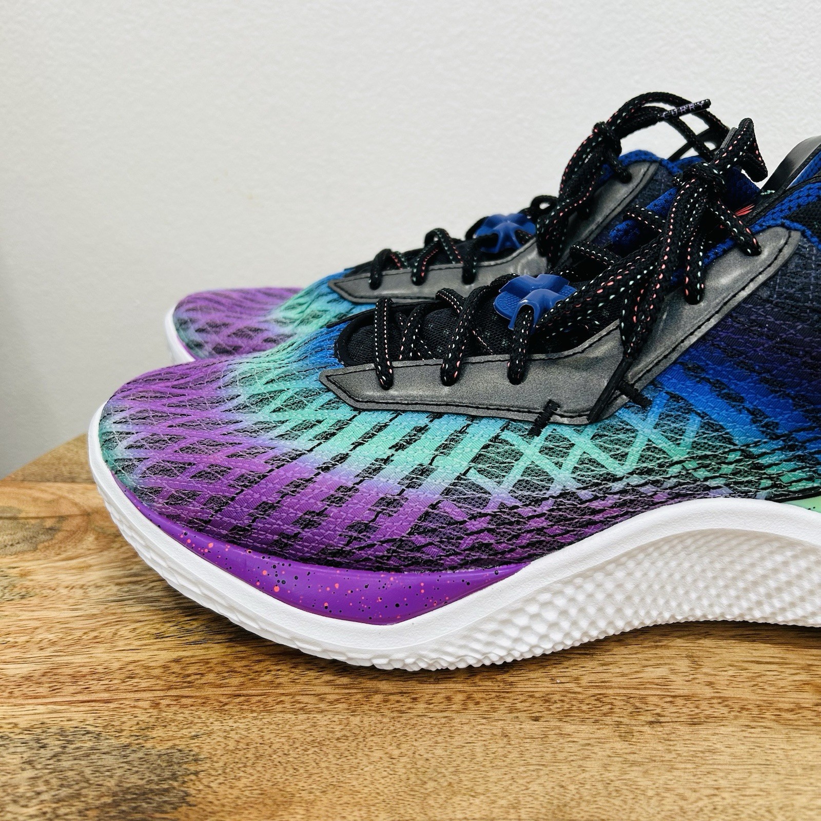 Under Armour UA Curry Flow 10 Low Northern Lights Purple Mens 14.5 3025621-500