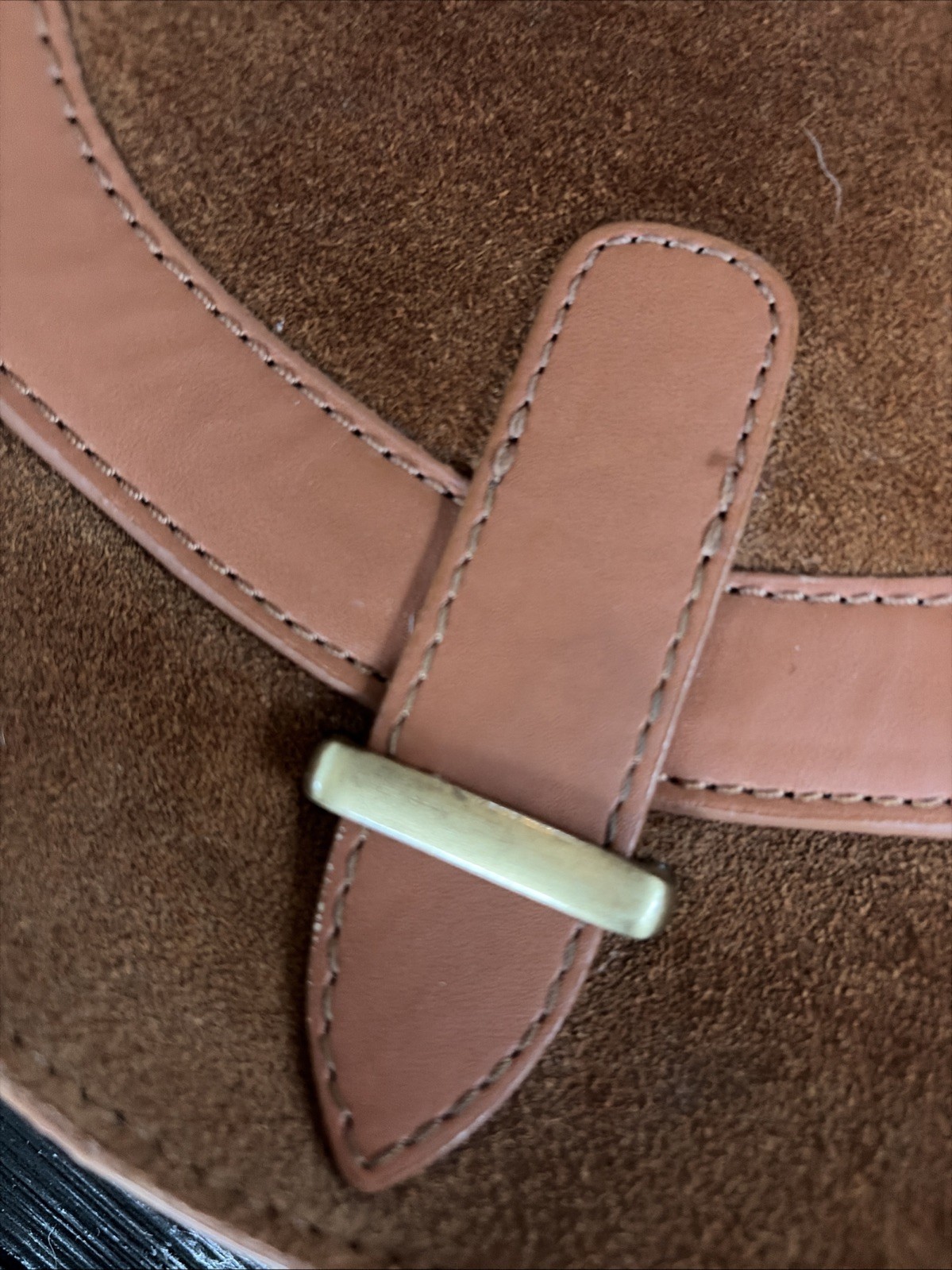 AMERICAN EAGLE small shoulder purse, cow leather, magnetic closure, good cond