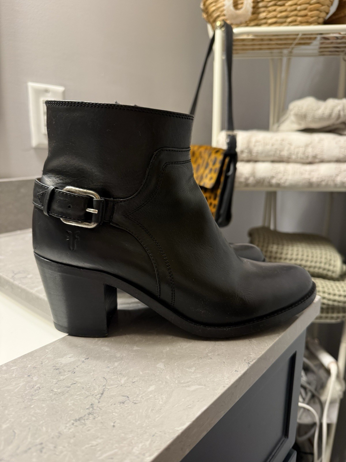 Frye Janis Shield Western Buckle Bootie Boot Black Leather Size 8 Women’s EUC