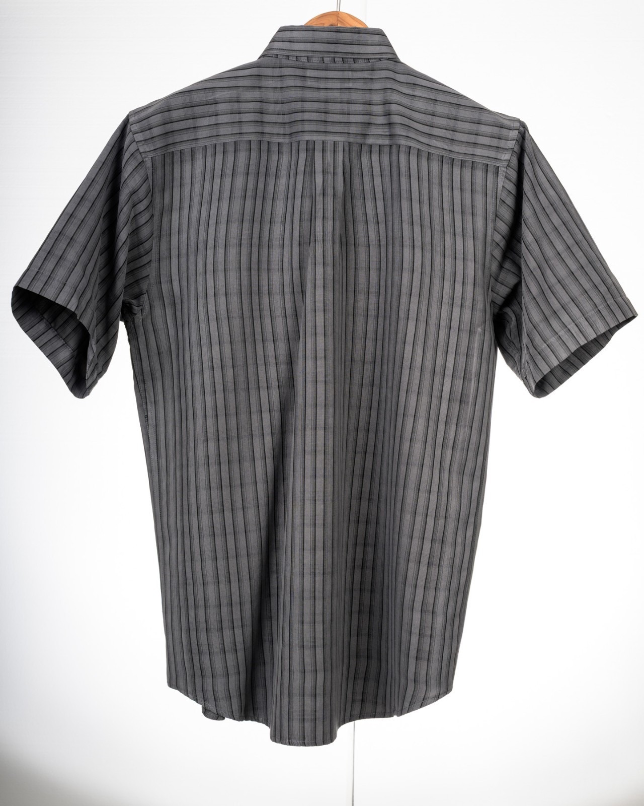 David Taylor Men’s Medium Gray Black Striped Short Sleeve Button Down Shirt M EU