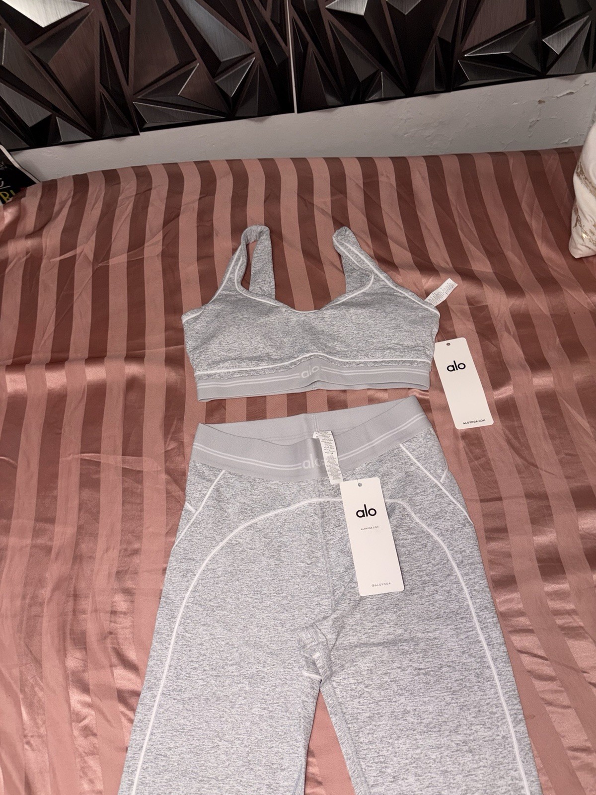 Yoga 2-Piece Heather Gray Bra & Leggings Set Women’s Yoga MEDIUM