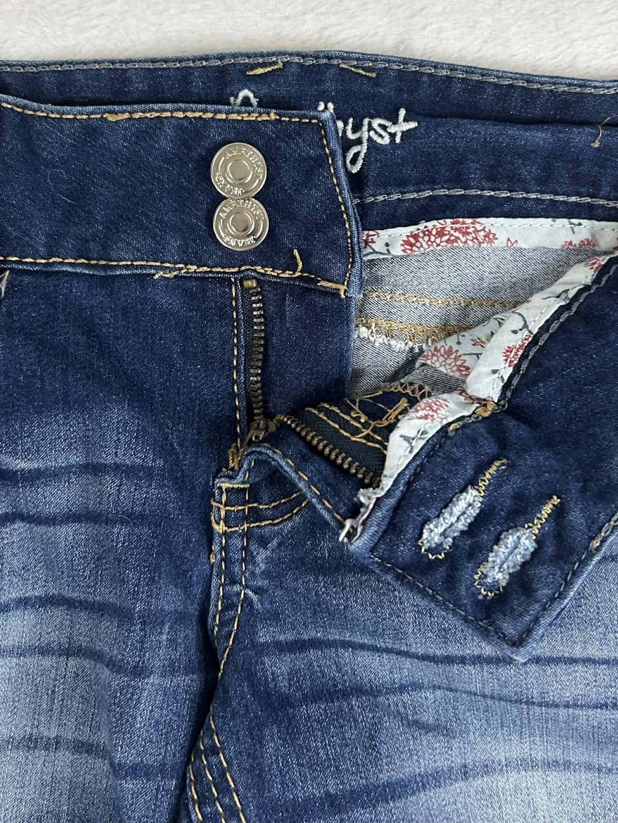 Amethyst Juniors Size 5 Dark Wash Bootcut Jeans Double Button Waist