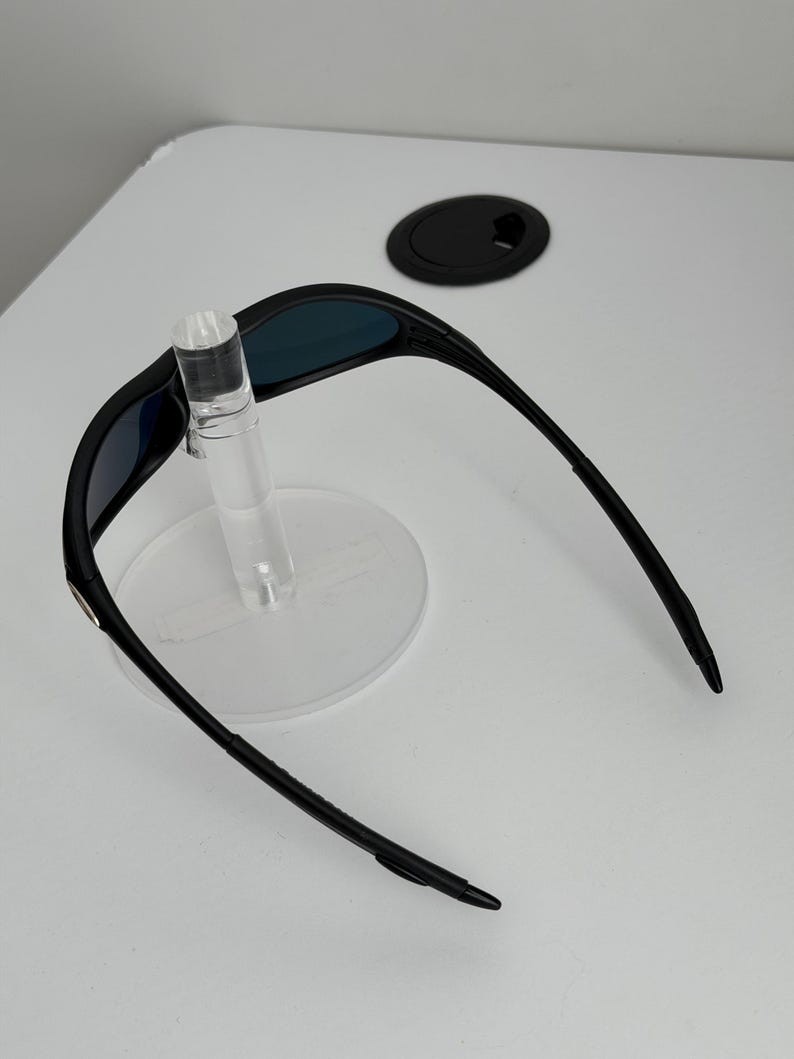 Oakley Minute 1.0 Sunglasses Black Frame Red Lens Y2K Gorpcore Retro