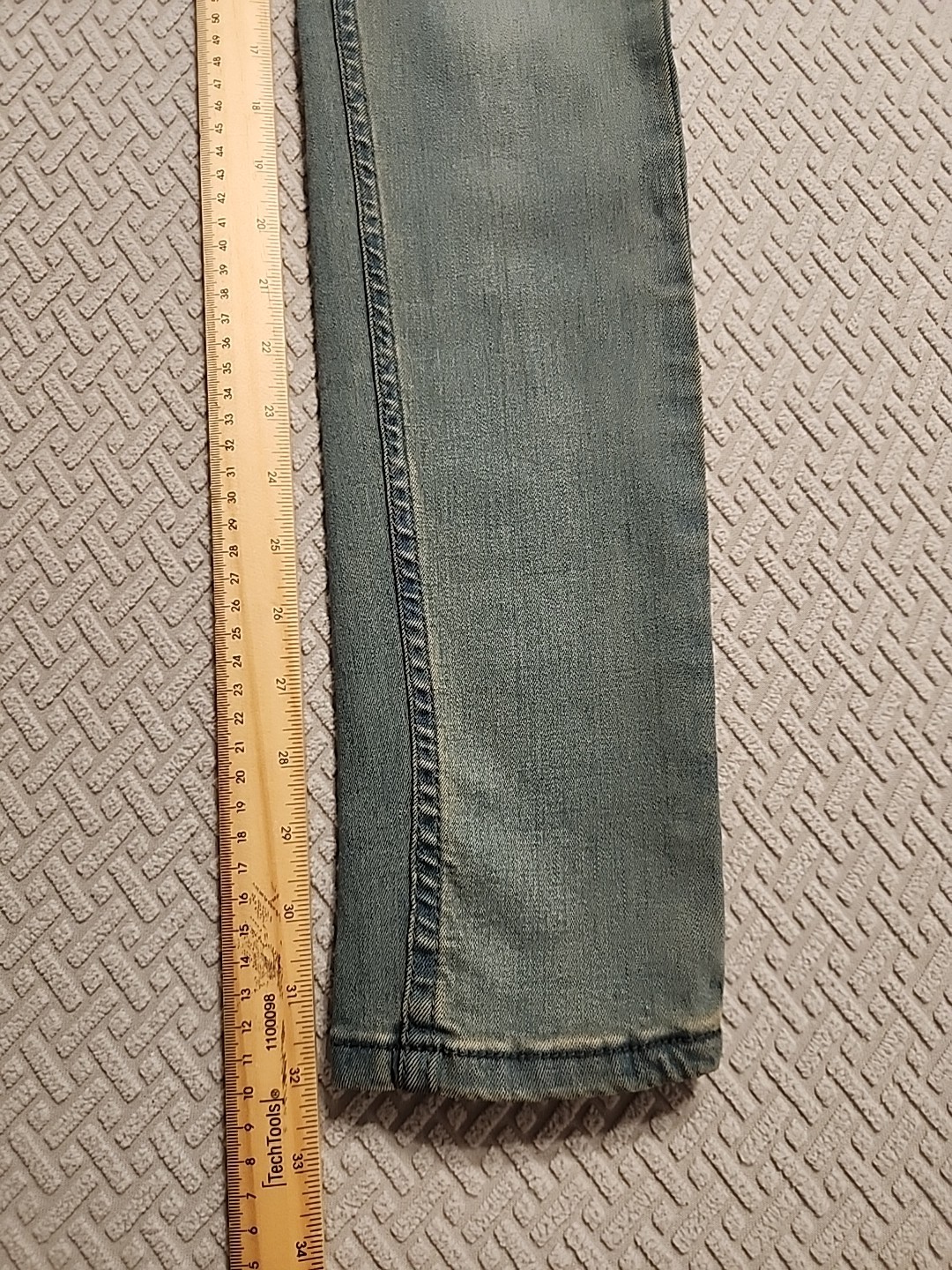 NEW Serenede Men’s “Aged Blue ” jeans size 30×32 NWT streetware slim jeans