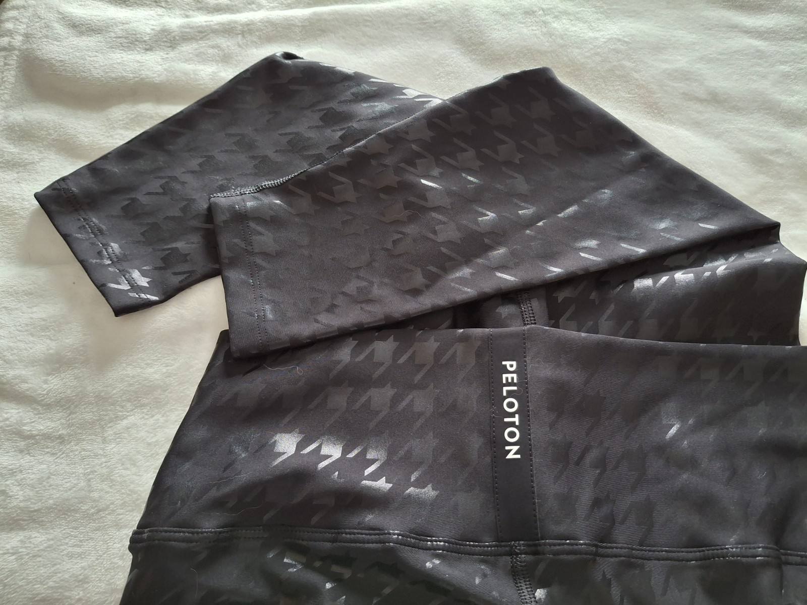 Peloton Women’s Size Large Sports Bra & Leggings Set, NWT