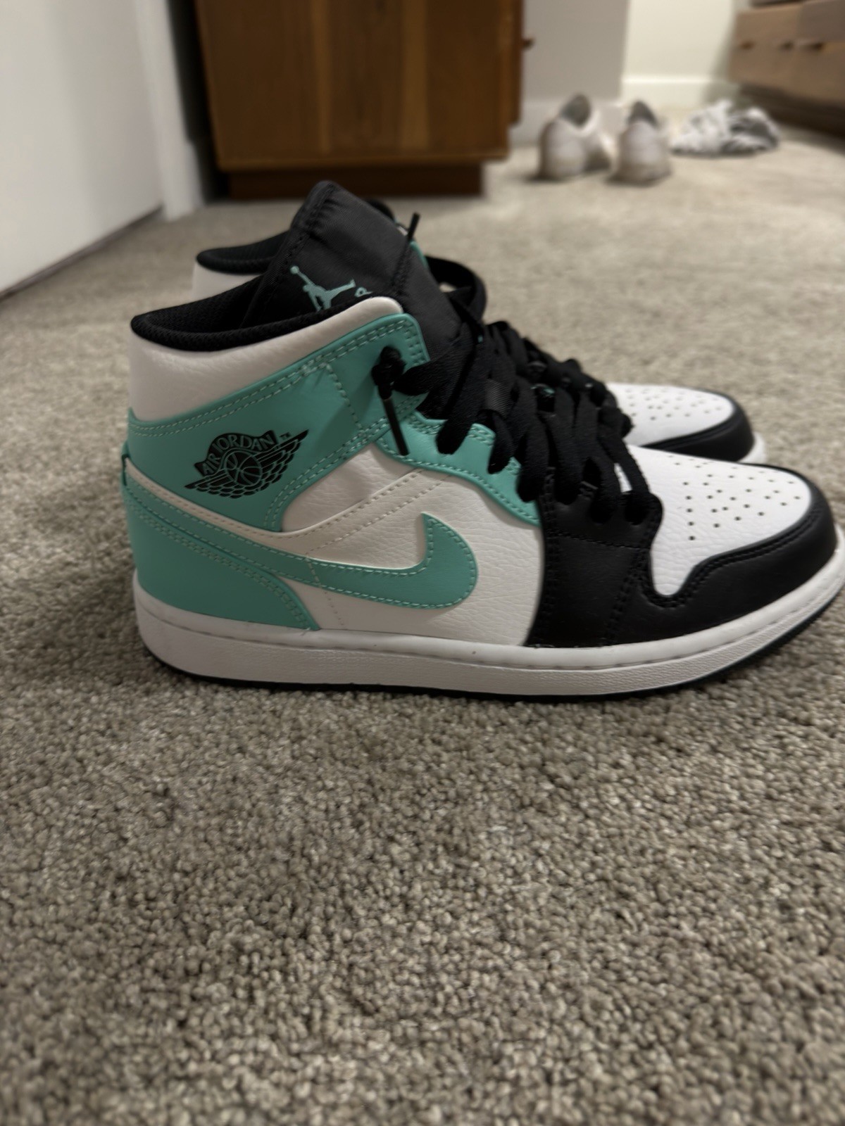 Air Jordan 1 Mid Tropical Twist Island Green 554724-132 Mens Size 8