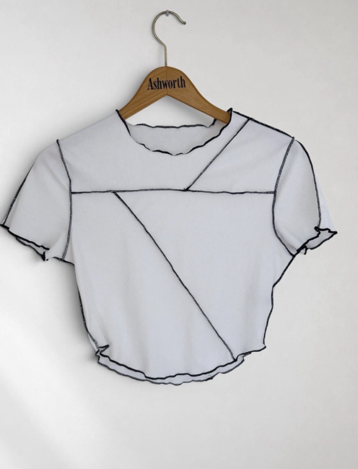 SHEIN Size 8 Women’s White Black Contrast Stitch Ribbed Short Sleeve Crop Top