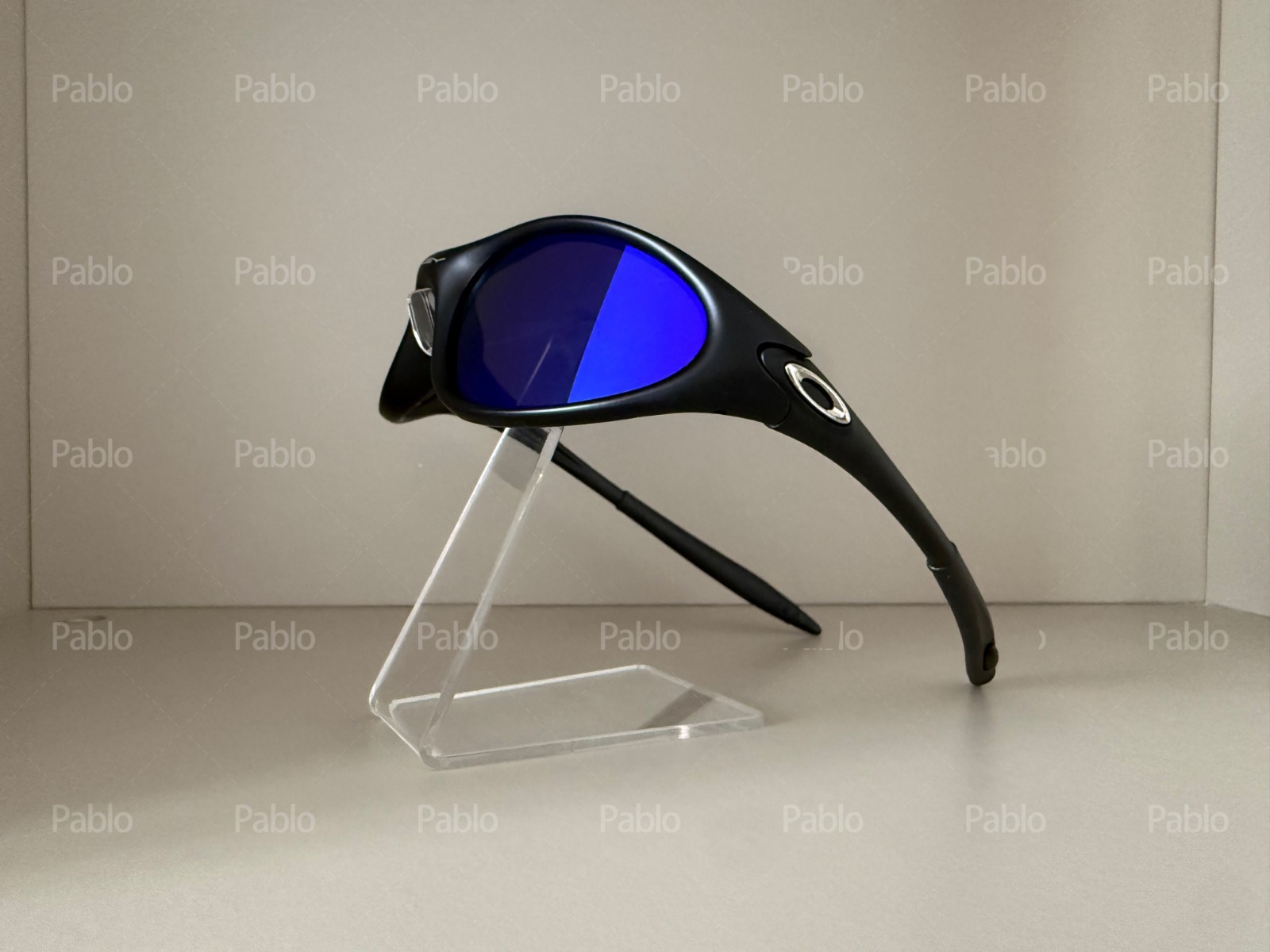 Oakley Minute 1.0 Sunglasses Black Frame Blue Lenses Y2K Gorpcore