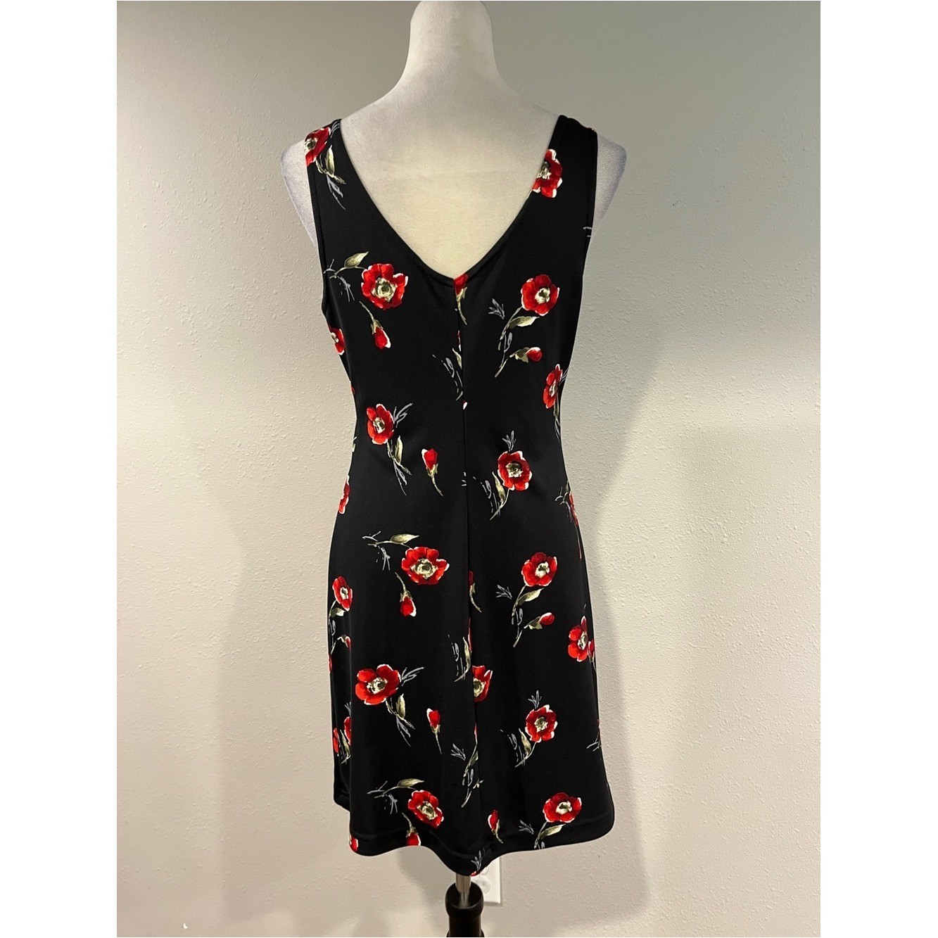 Sleeveless Black Floral scoop neck mini Dress