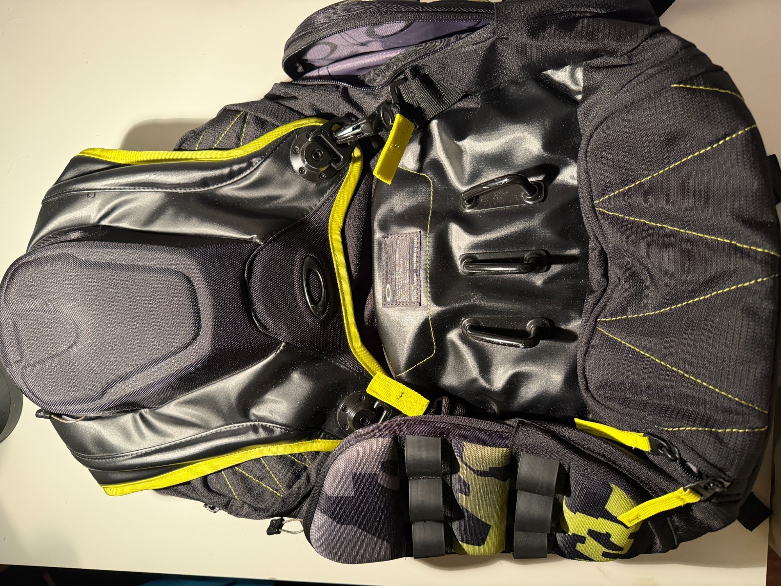 Oakley kitchen sink backpack – Rare neon green