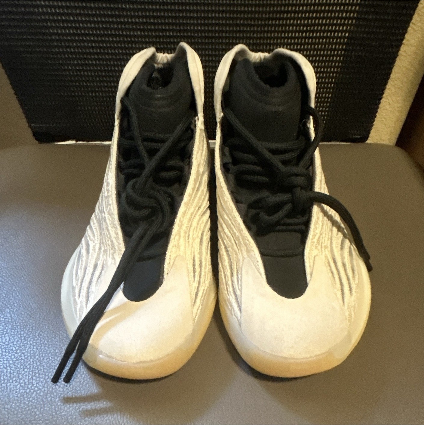 adidas Yeezy QNTM Mist Slate Size 8.5