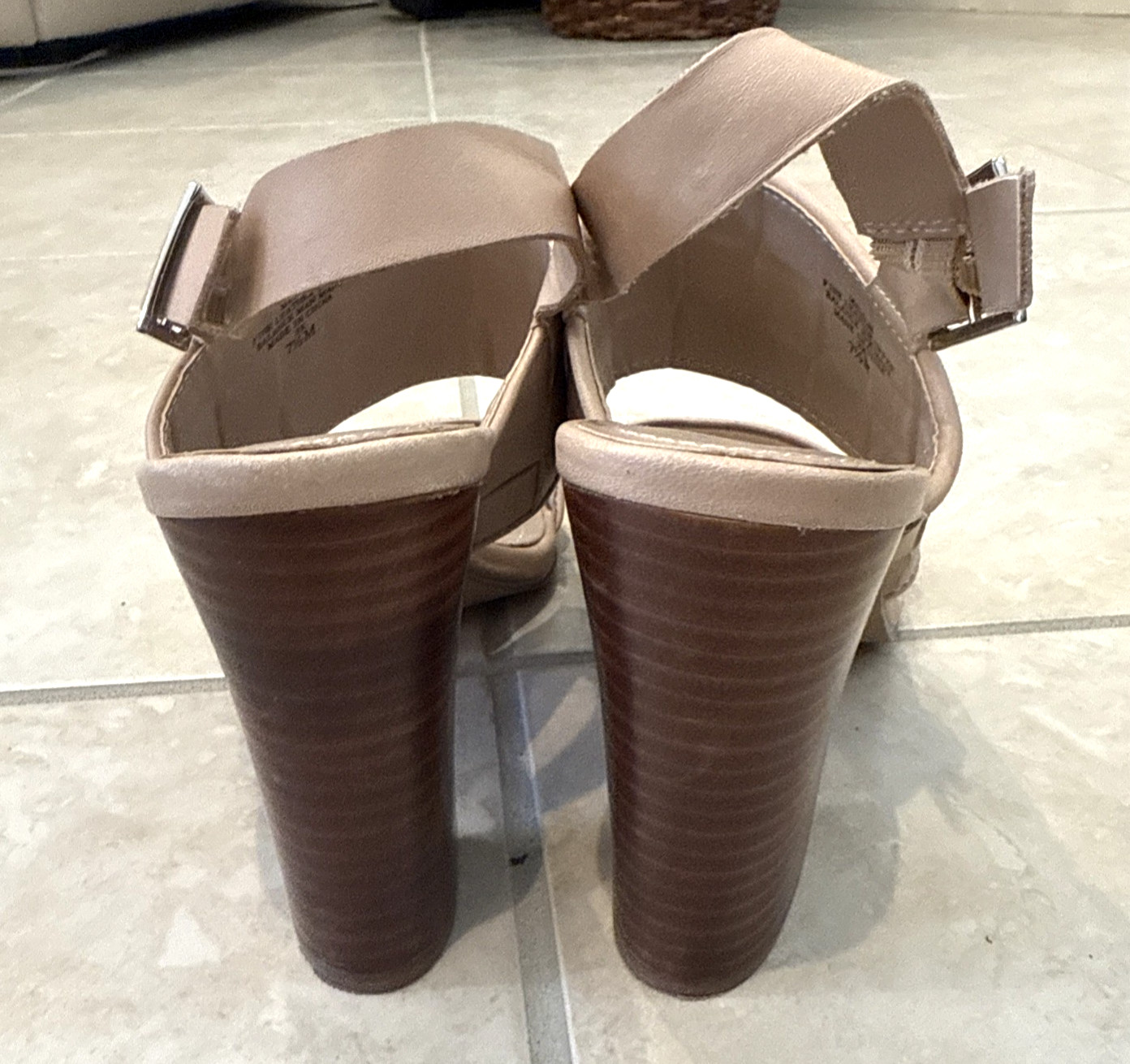 Charles By Charles David Leather Maison Beige Nude Sandle Block Heels Size 7.5M