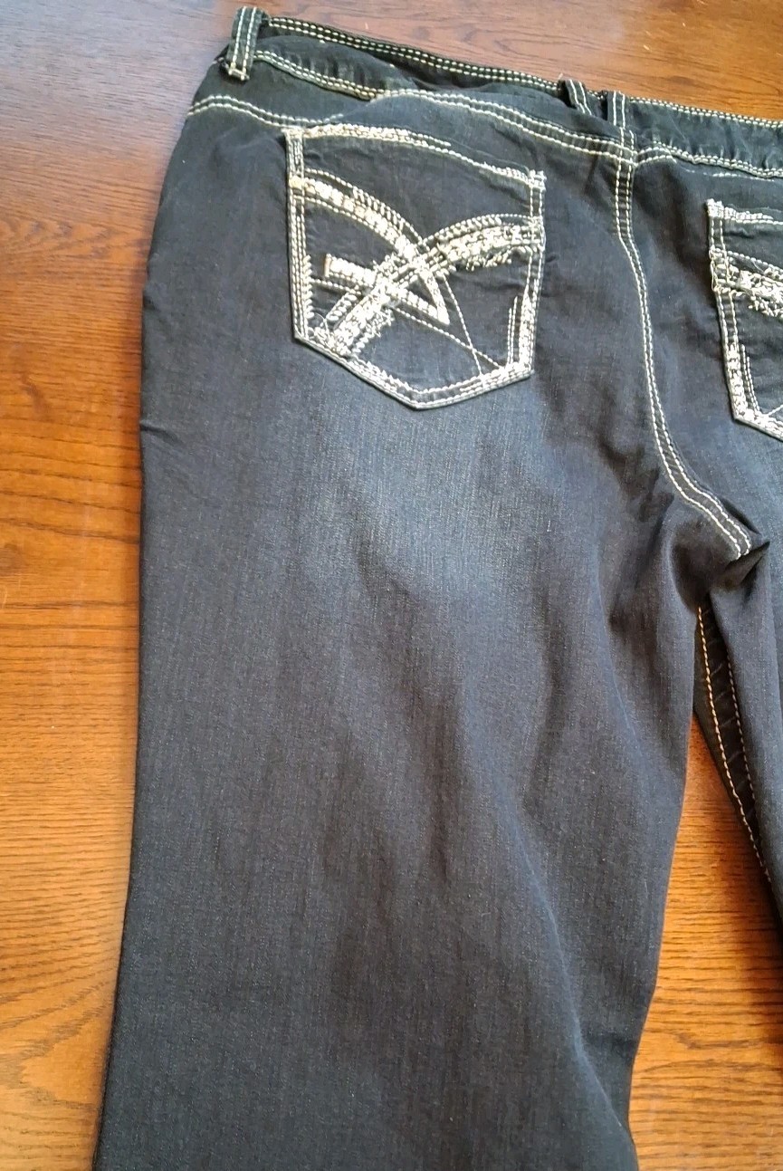 Amethyst Jeans Womens Size 16 Blue Taper Stretch Denim Embroidered Pockets