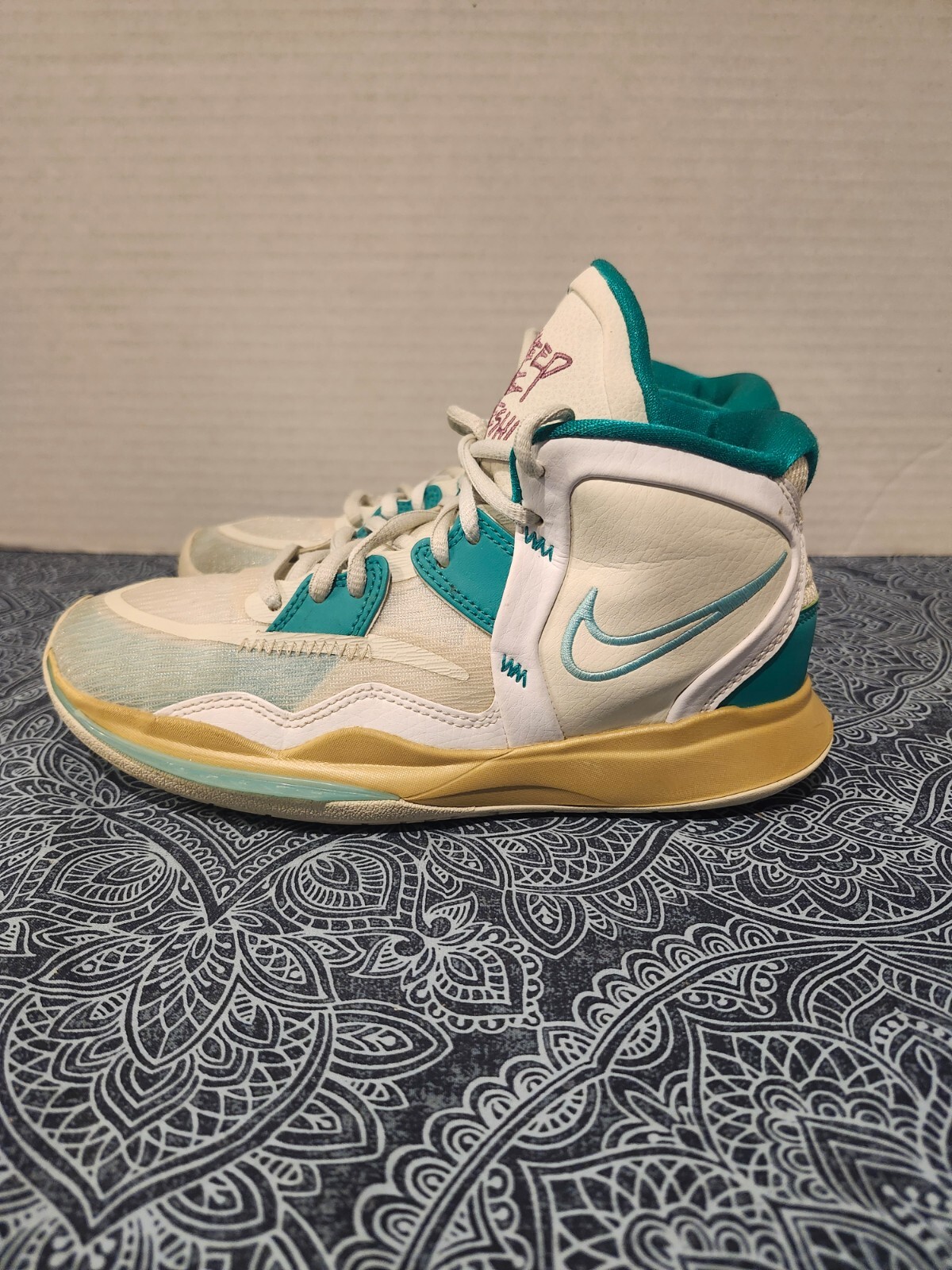 Size 4Y- Nike Sue Bird x Kyrie Infinity Golden Tribute DD0334 002! Nice!