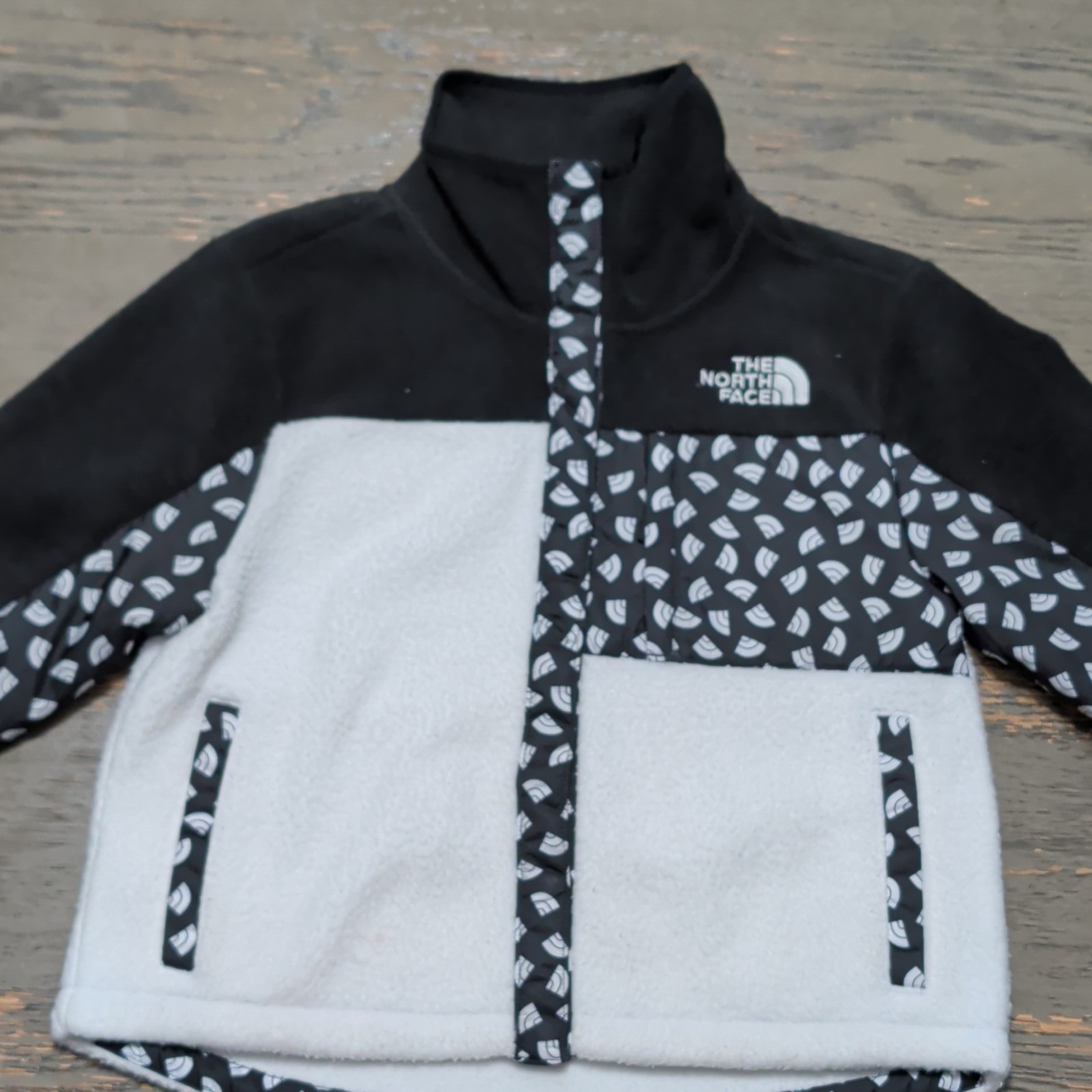 The North Face Kids L/G Size 12 Black w/ White Logo Pattern