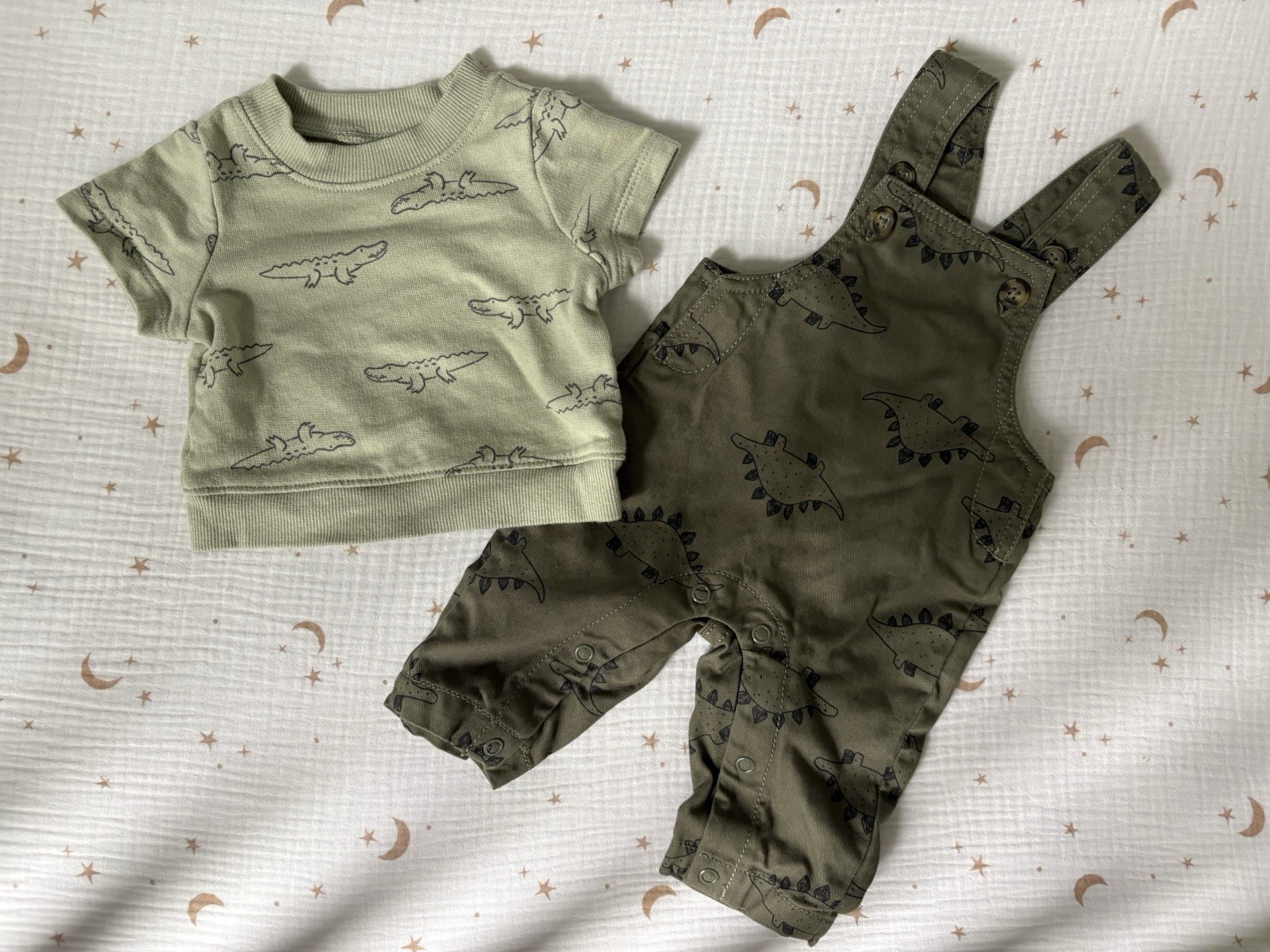 Carter’s Preemie Green Overall And Long sleeved Crewneck Dinosaur Outfit NWOT