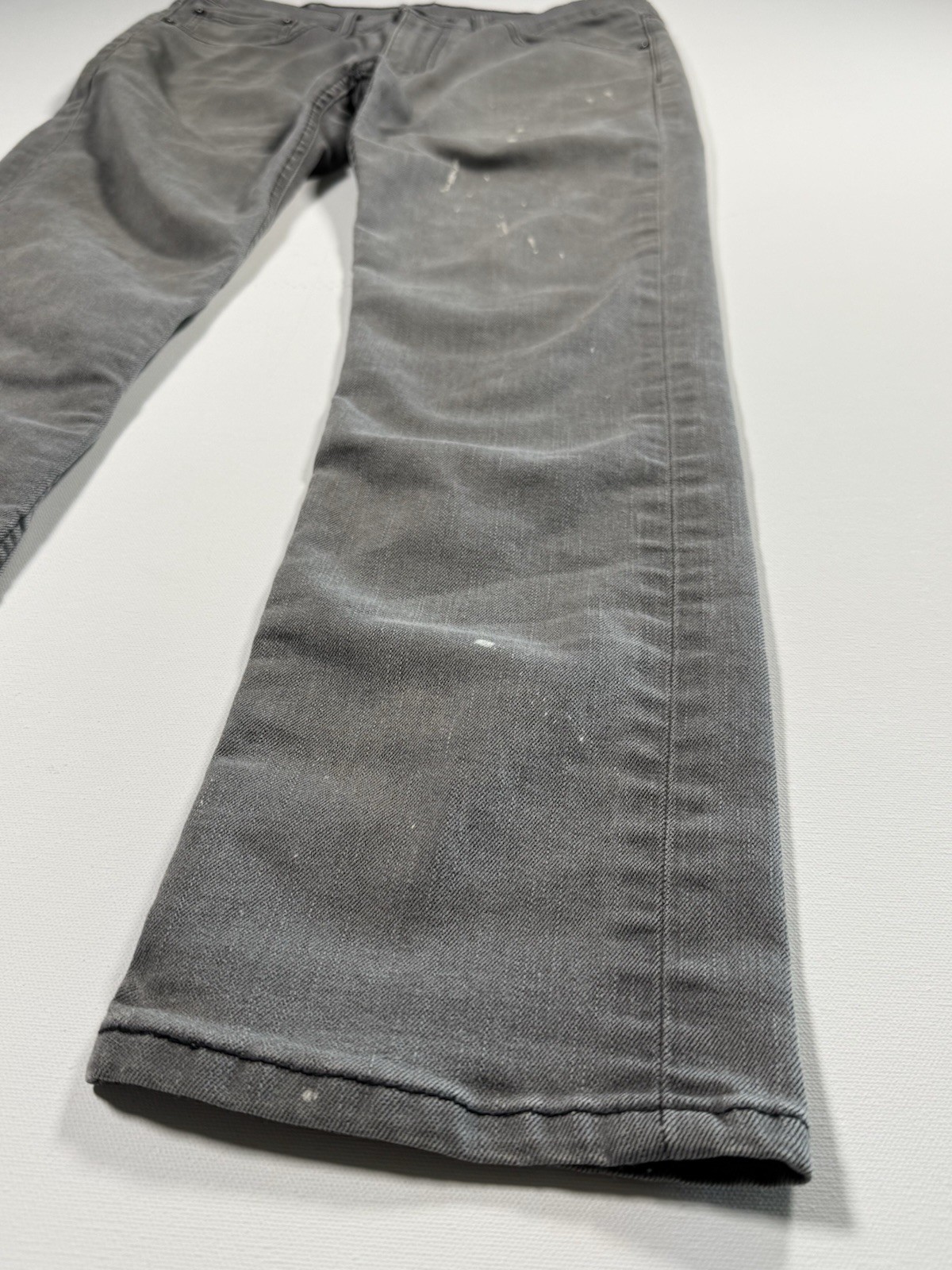 Levi’s 511 Slim Fit Jeans Men’s 32×32 Gray Denim Distressed Paint Splatter
