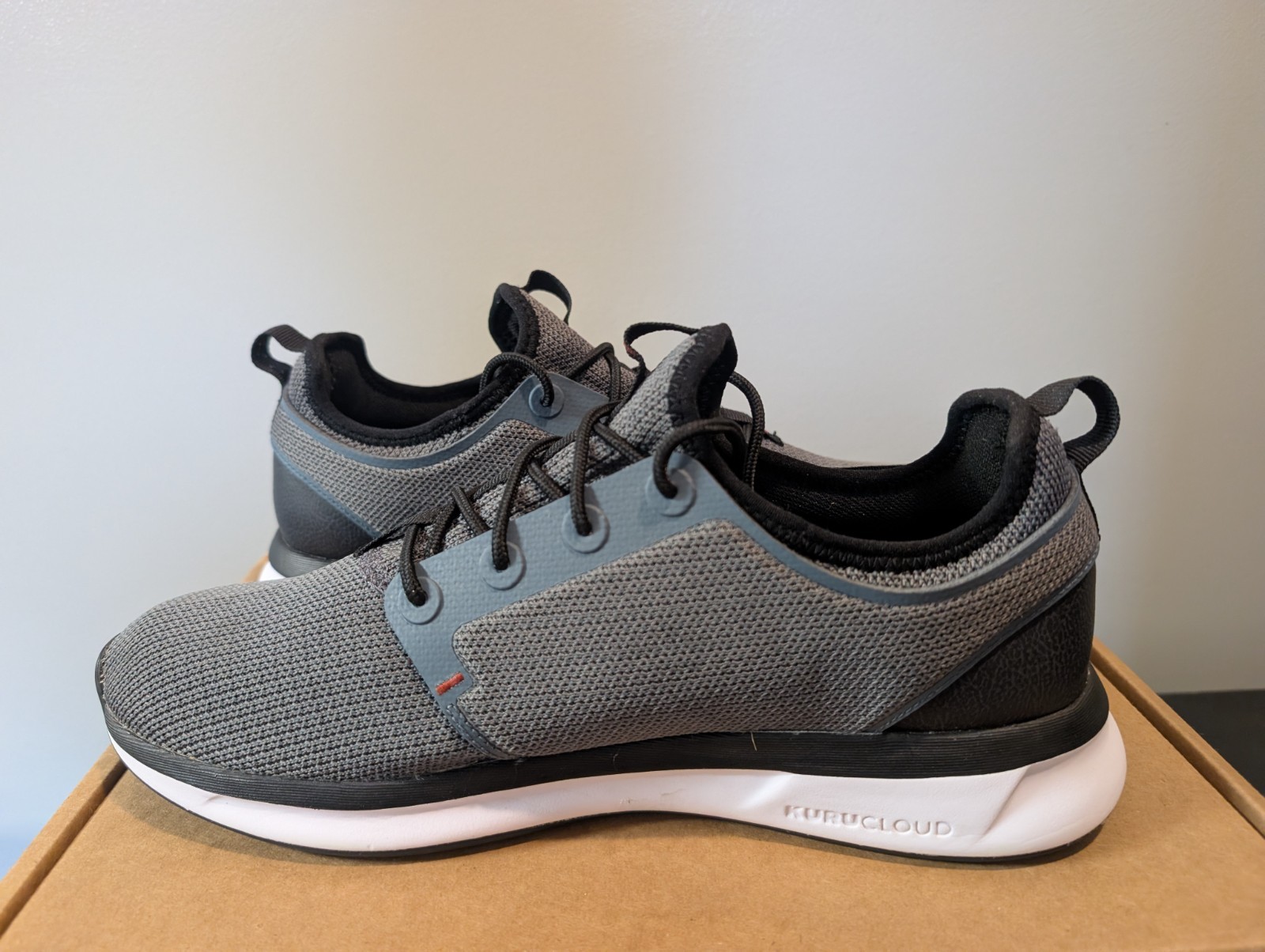 Kuru Atom Mens Sz 11 Waterproof Gray Black Athletic Walking Shoes Sneakers w/Box