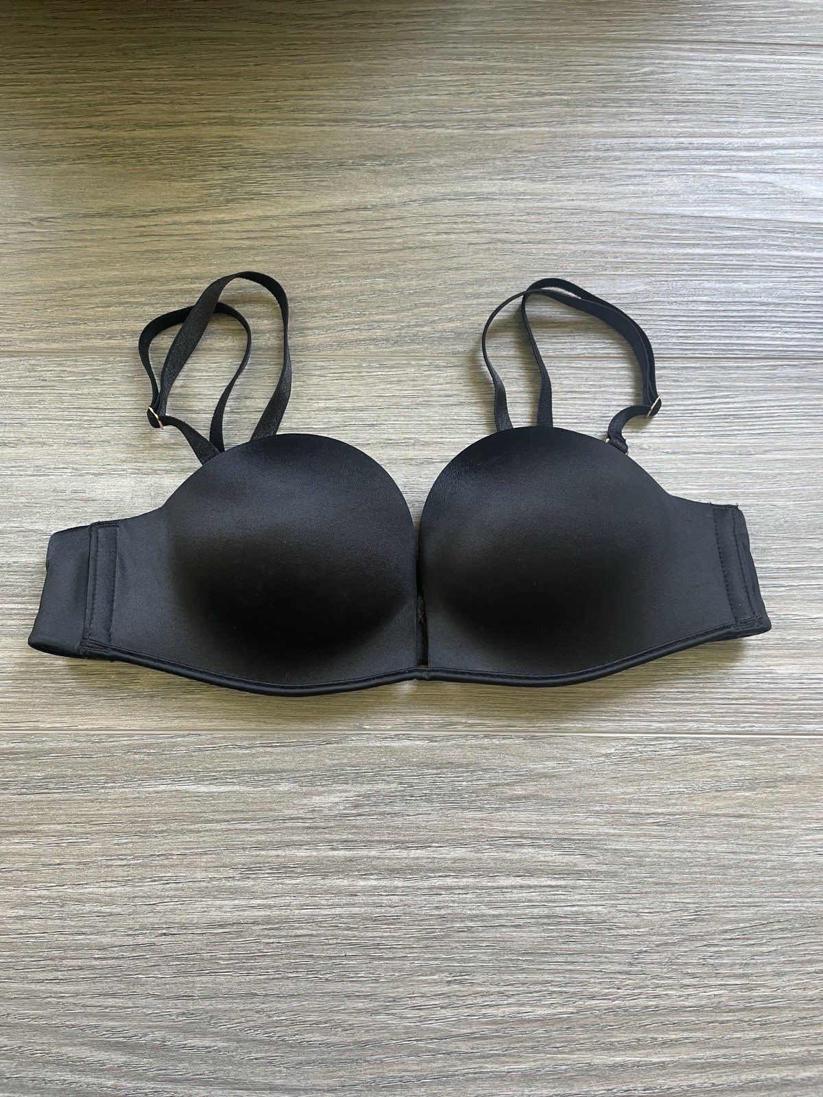 $55 Victoria’s Secret Bombshell Multi-way Strapless 32AA Add 2 Cup Sizes NWOT ❤️