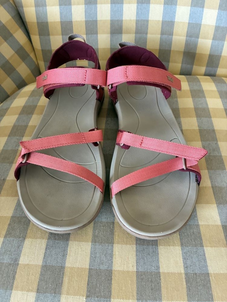 WOMENS SIZE 11 CORAL/BURGUNDY TEVA VERRA STRAPPY SPORT SANDALS