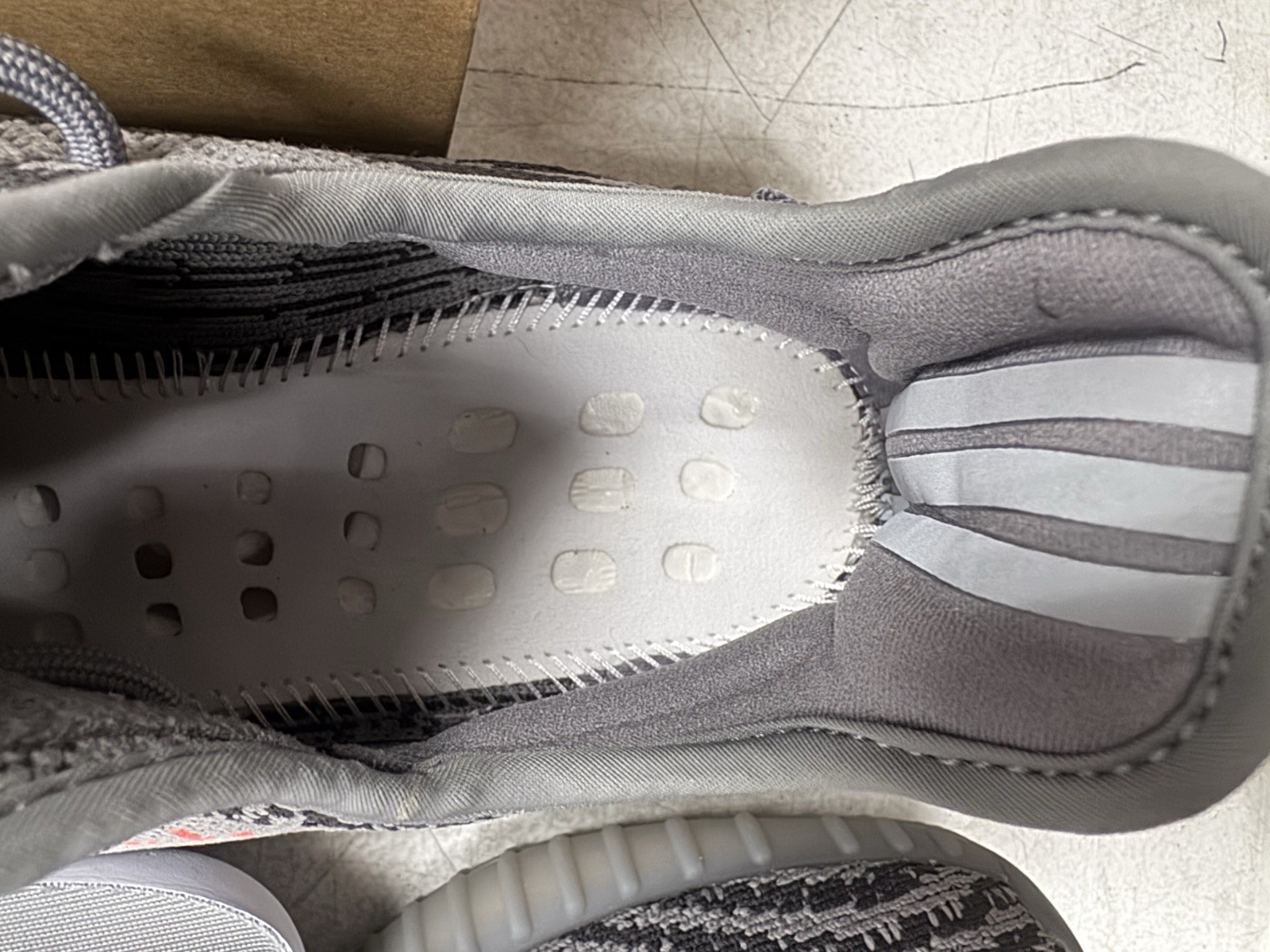 adidas Yeezy Boost 350 V2 Beluga 2.0 Size 11.5 Brand New