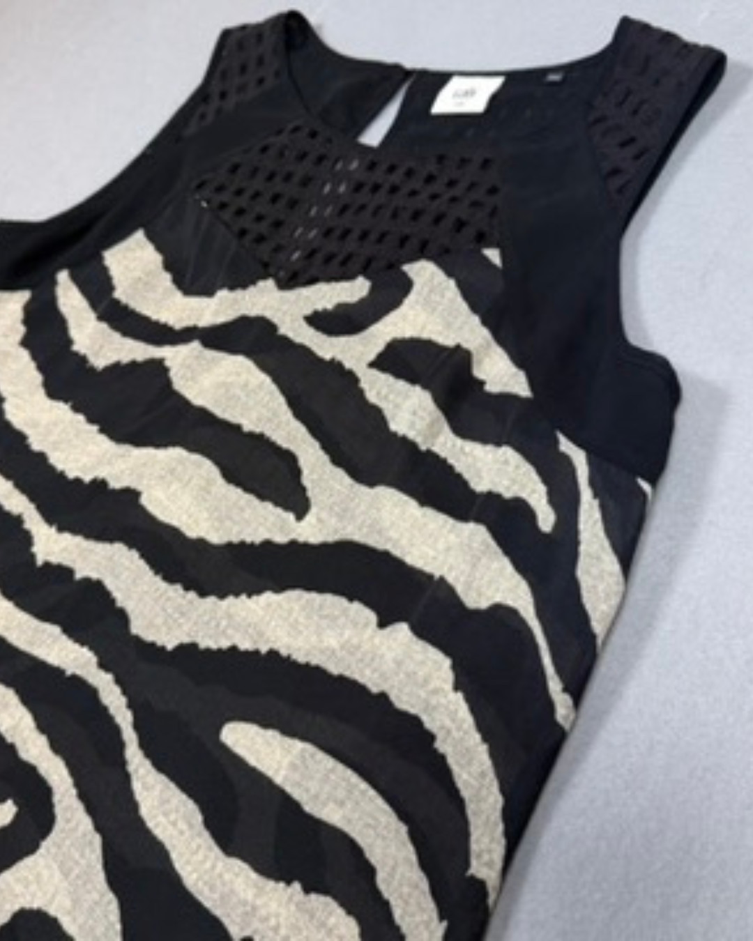Cabi Medium Zebra Print Sleeveless Blouse Black White Keyhole Back Top