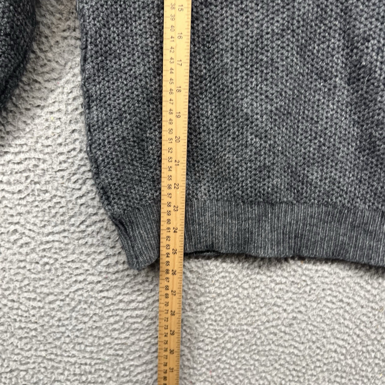 Cross Creek 100% Camel Hair Sweater Mens Medium Grey Knit Sweatshirt Wool Adult