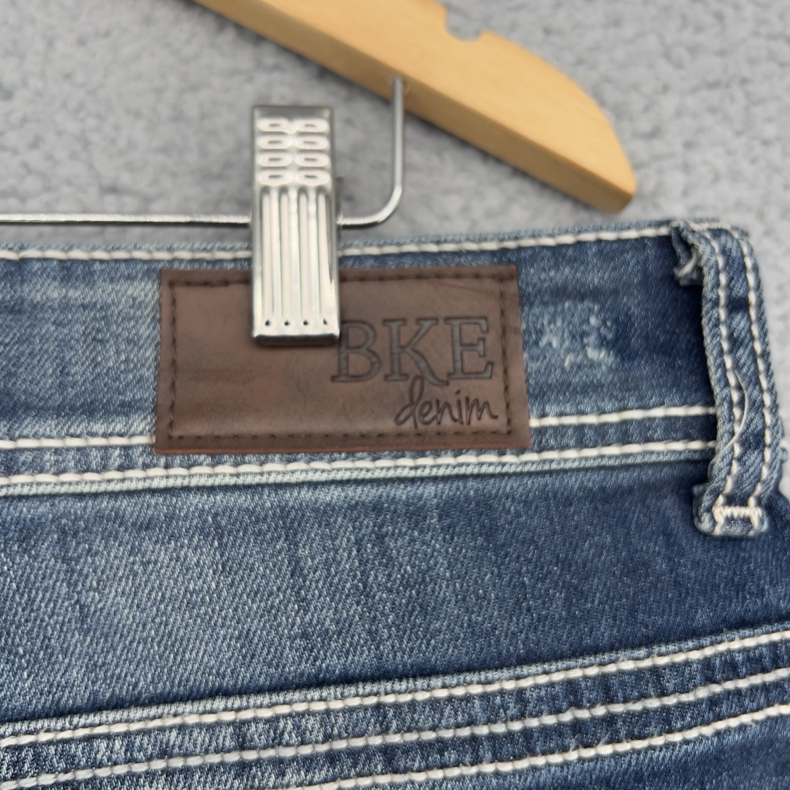 BKE Denim Payton Jeans Womens 31R Bootcut Stretch Medium Wash Distressed