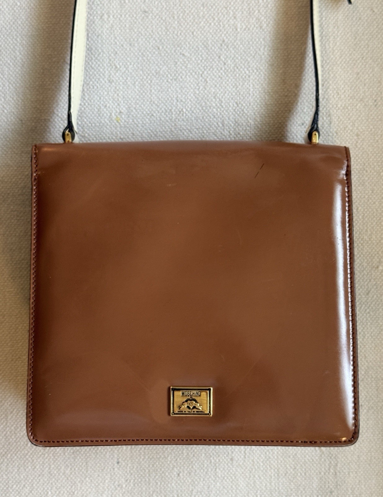 Vintage MOSCHINO Redwall Brown Black Ivory Leather Heart Clasp Crossbody Bag