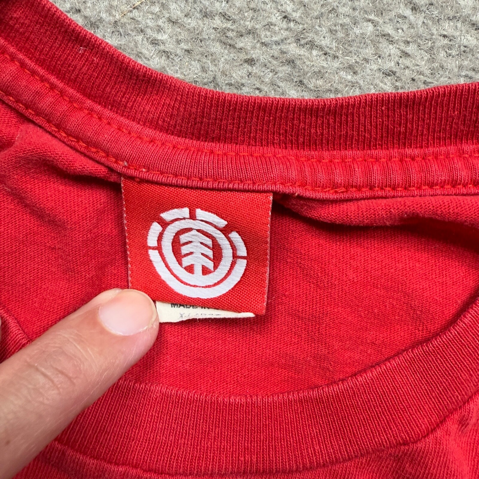 Vintage Element Skateboarding YOUTH Size XL Extra Large Red Short Sleeve Y2K Boy