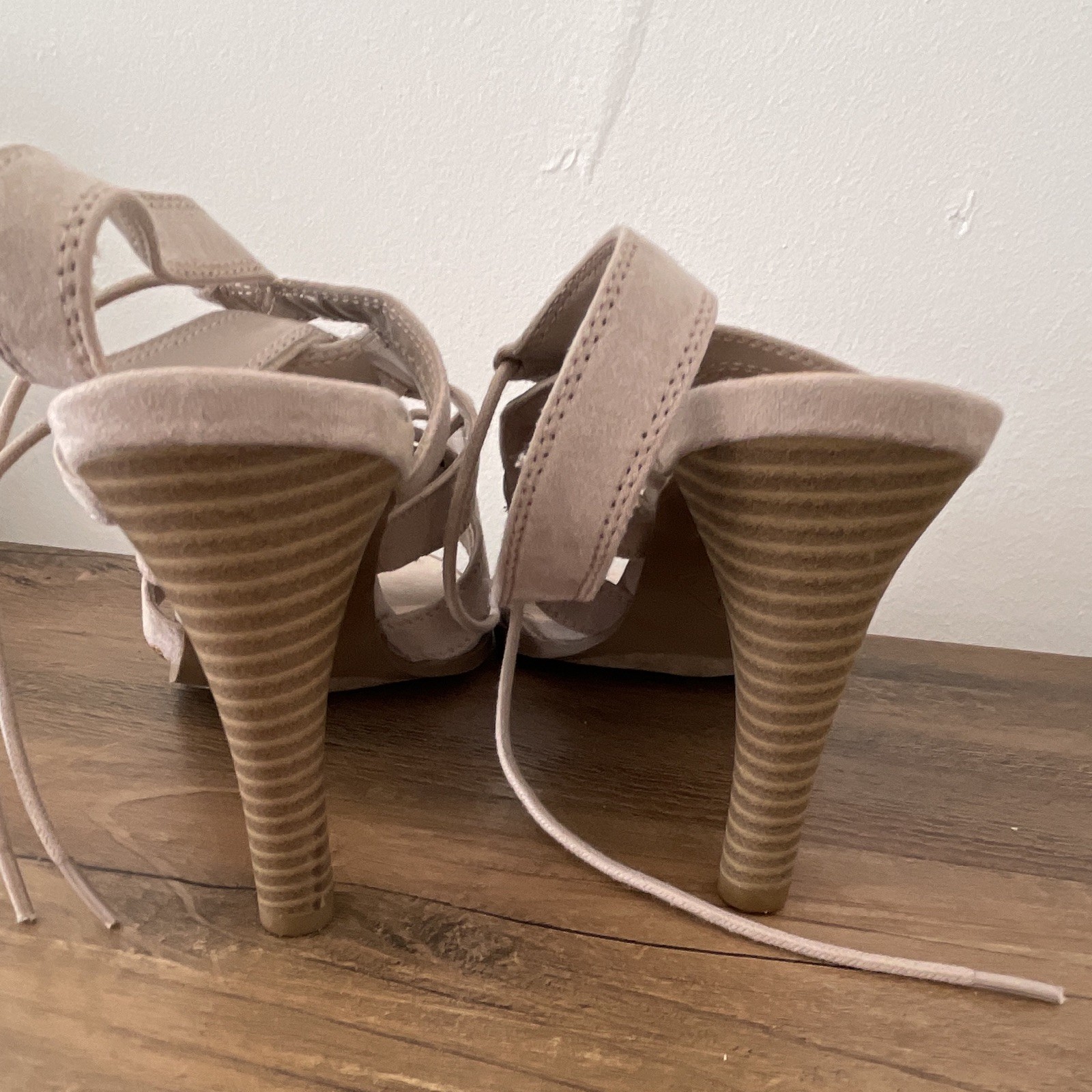 Simply Vera Vera Wang Beige Lace-Up Strappy Open Toe Stiletto Heels 8.5 M
