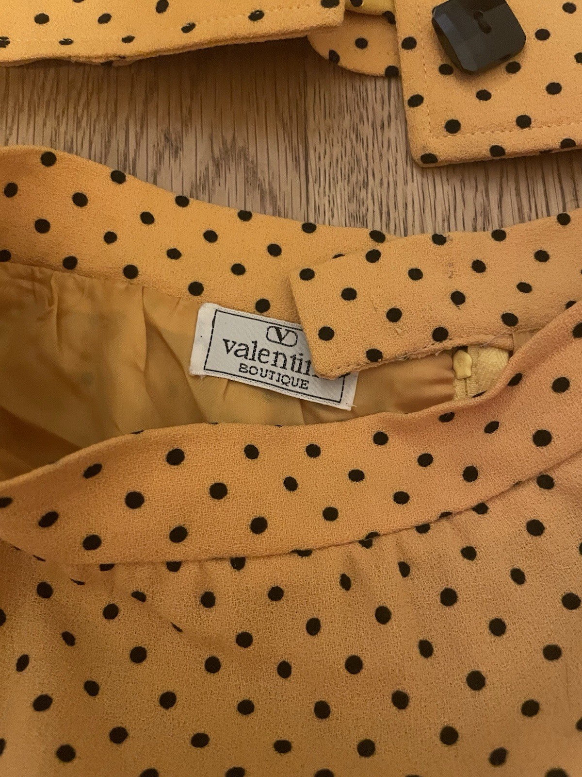 Valentino Boutique Silk Polka Dot Lined 3pc Skirt blouse Suit Yellow Size 2